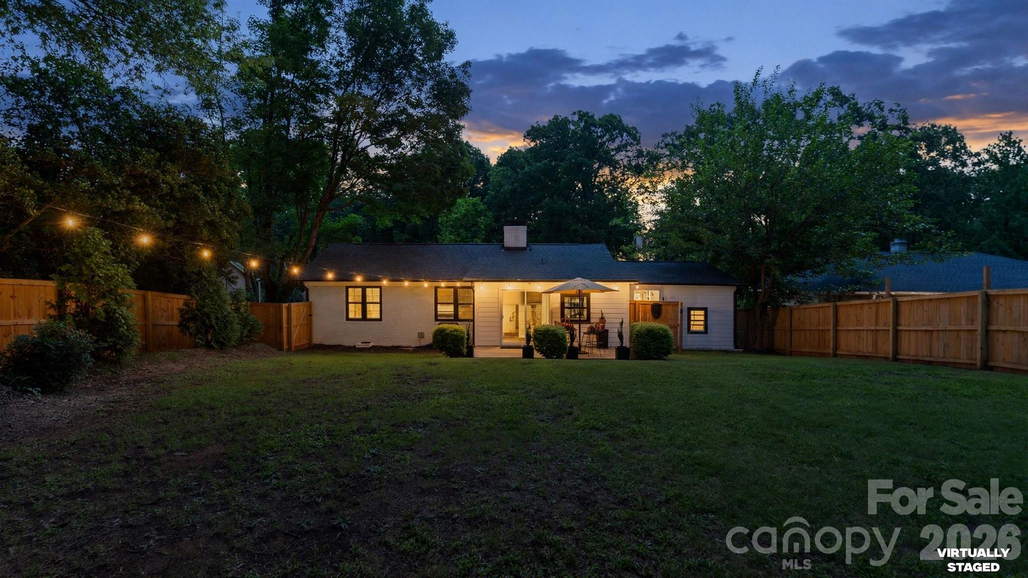 914 Crestmere Street — Charlotte