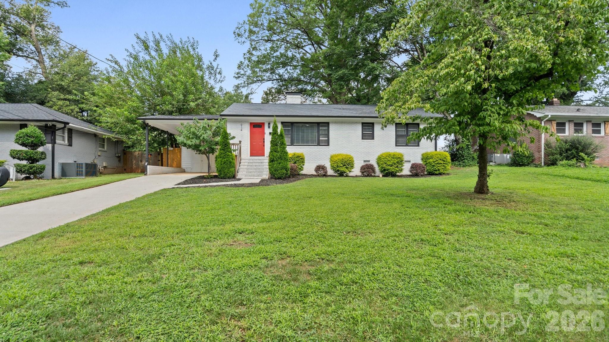 914 Crestmere Street — Charlotte