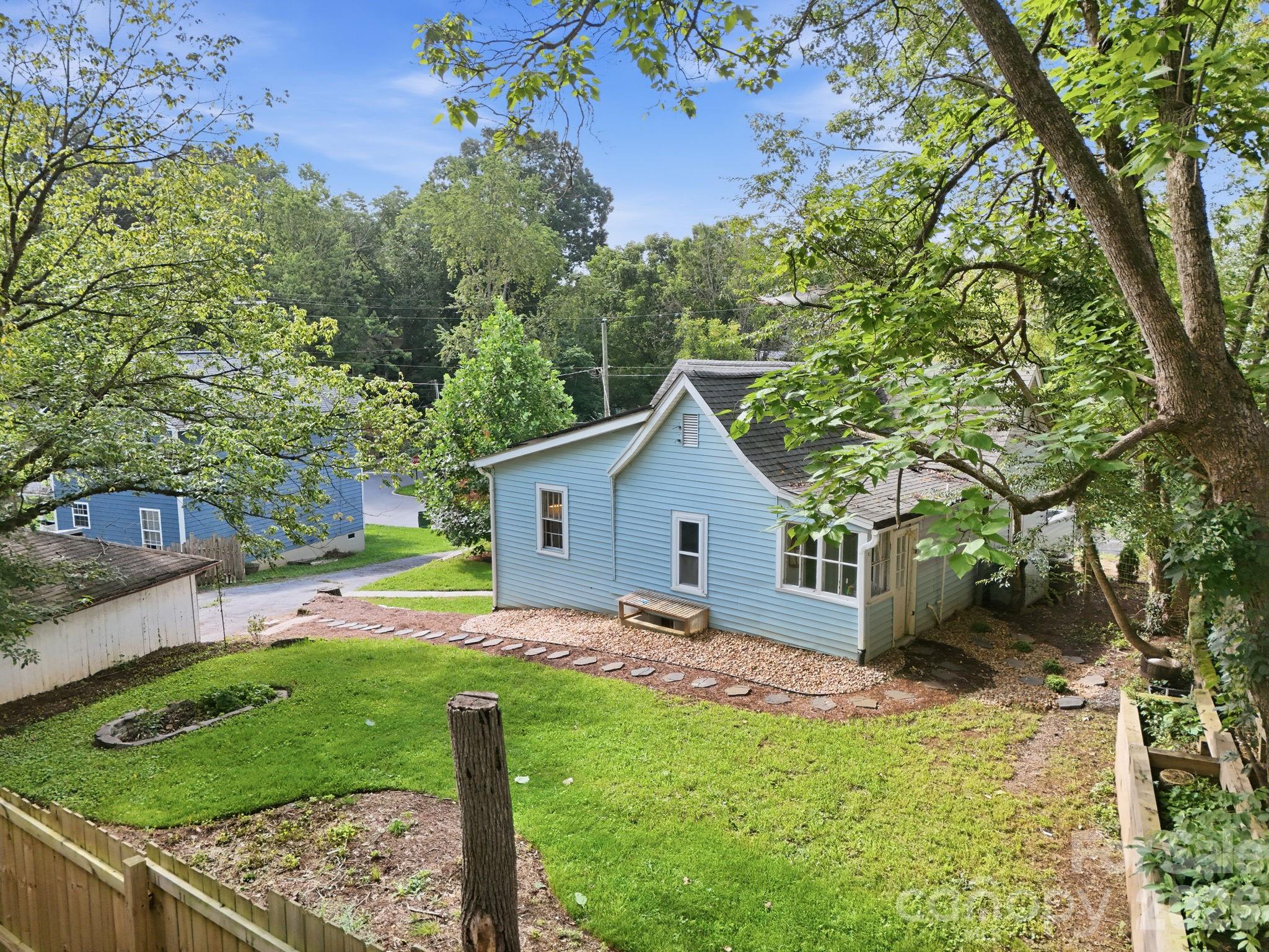 67 Montana Avenue — Asheville