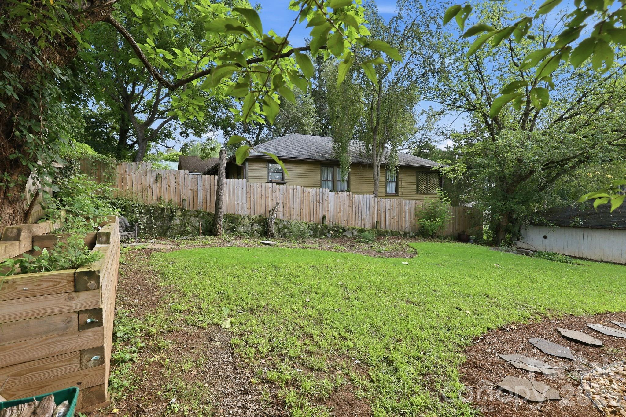 67 Montana Avenue — Asheville
