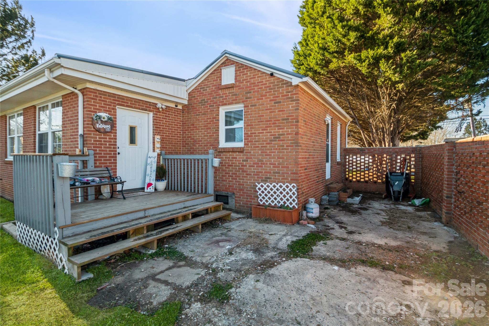 303 Island Ford Road — Maiden