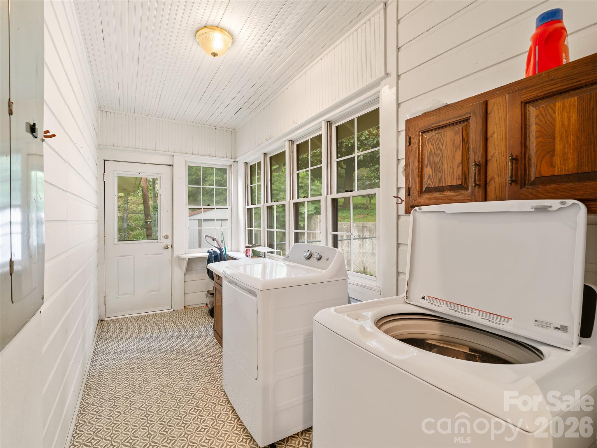 147 Walnut Avenue — Spruce Pine