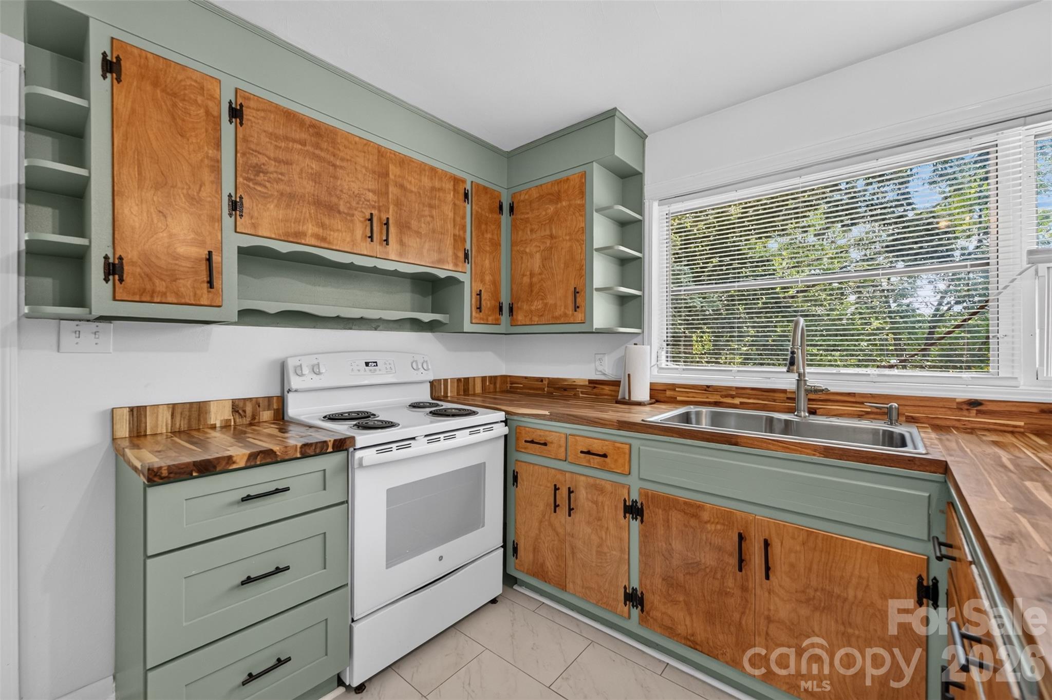 3143 Litty Lane — Hildebran