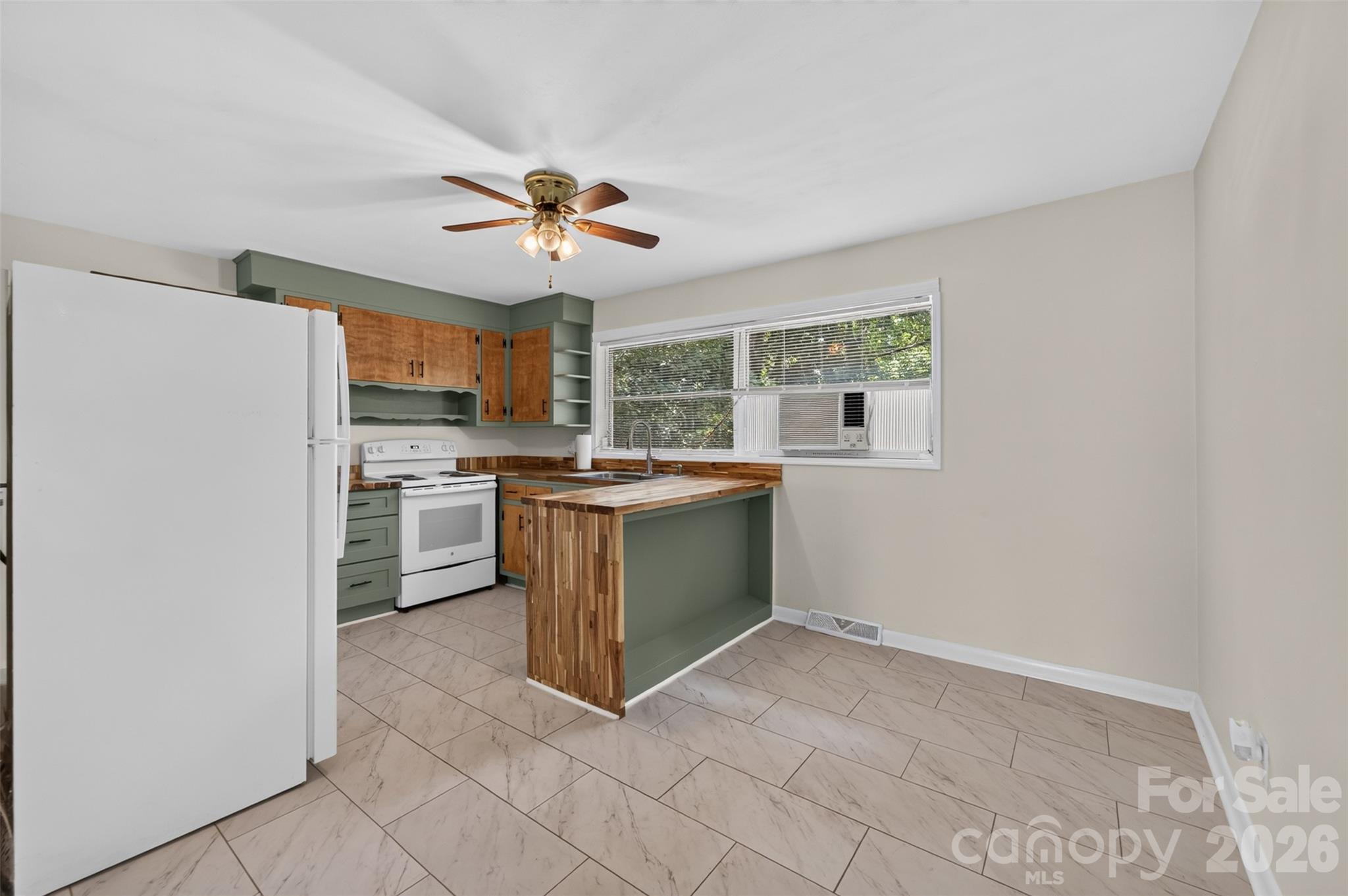 3143 Litty Lane — Hildebran