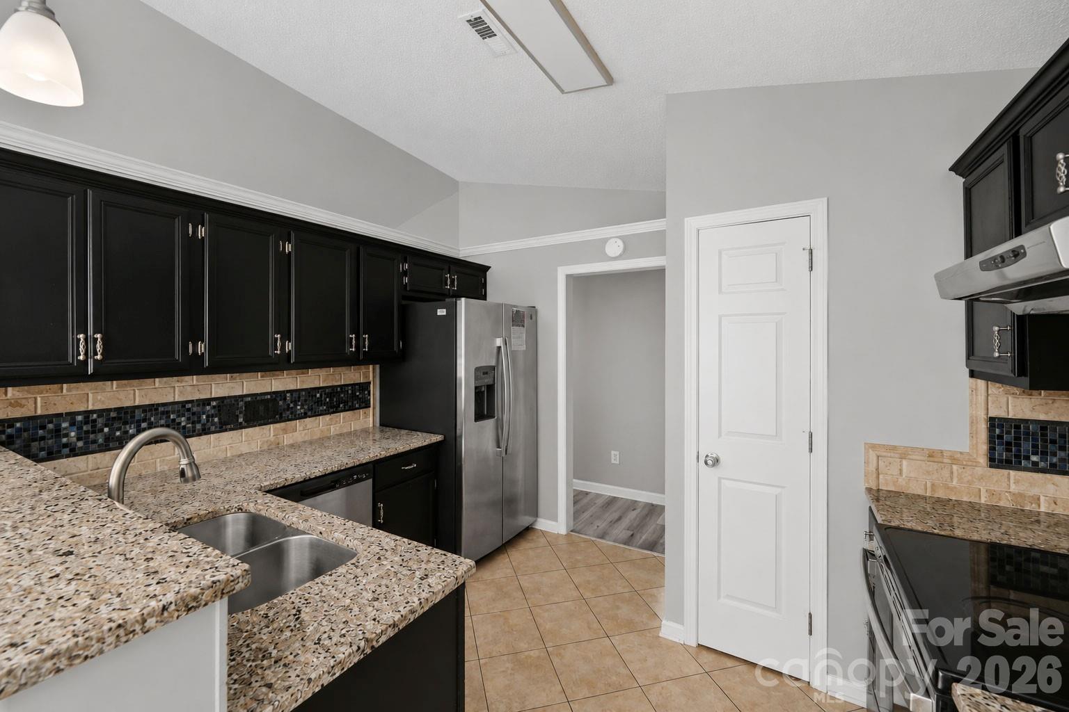 1828 Sugar Hollow Drive — Charlotte