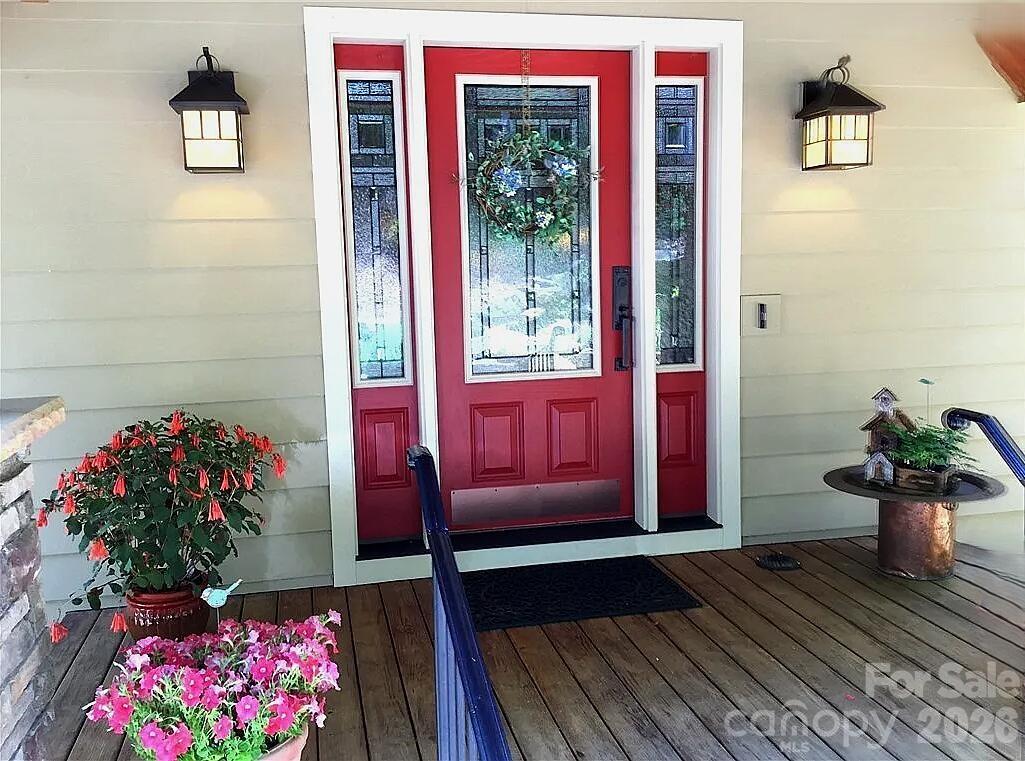 811 Hemlock Drive — Newland