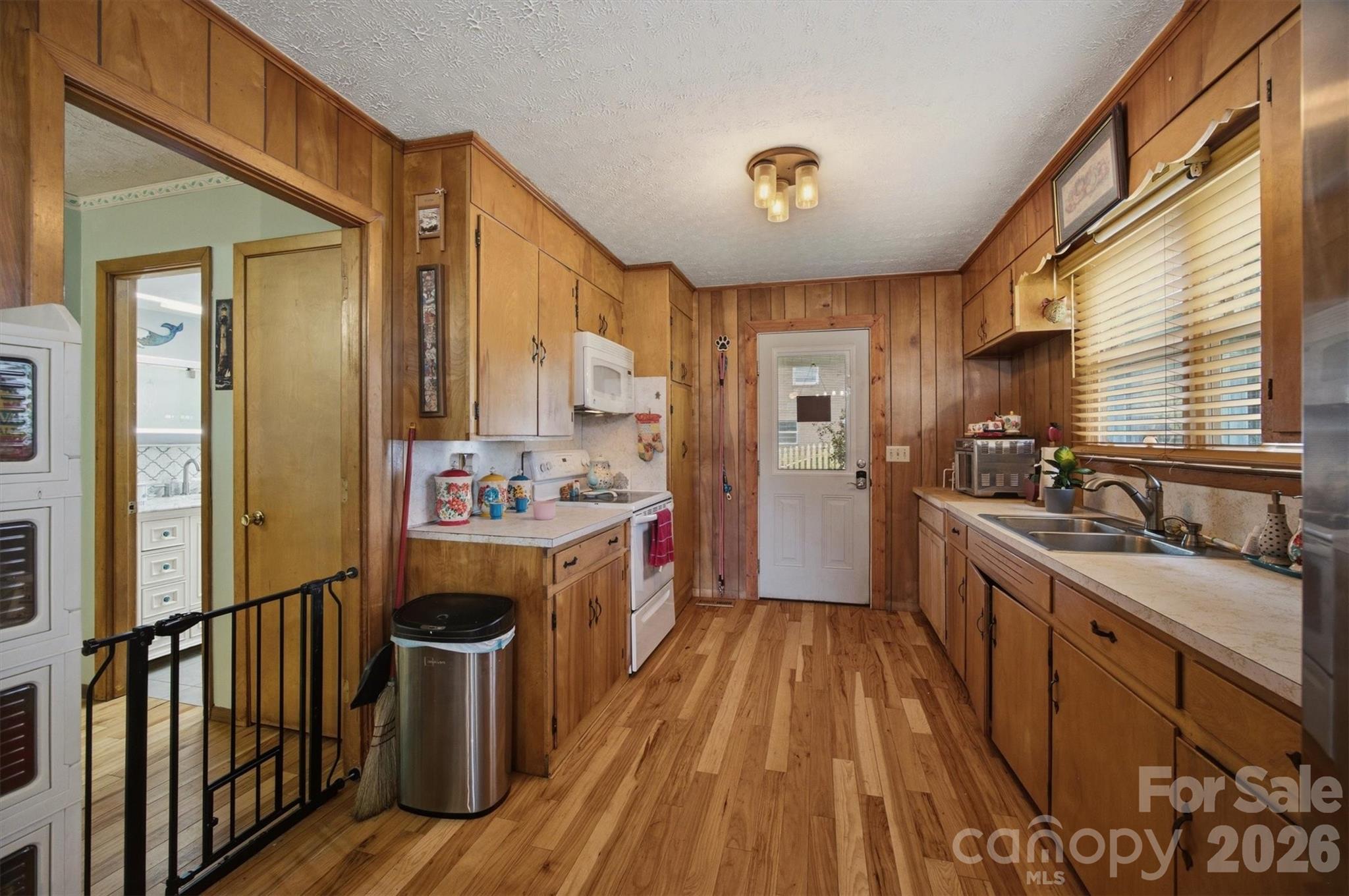 1082 Maple Street — Granite Falls