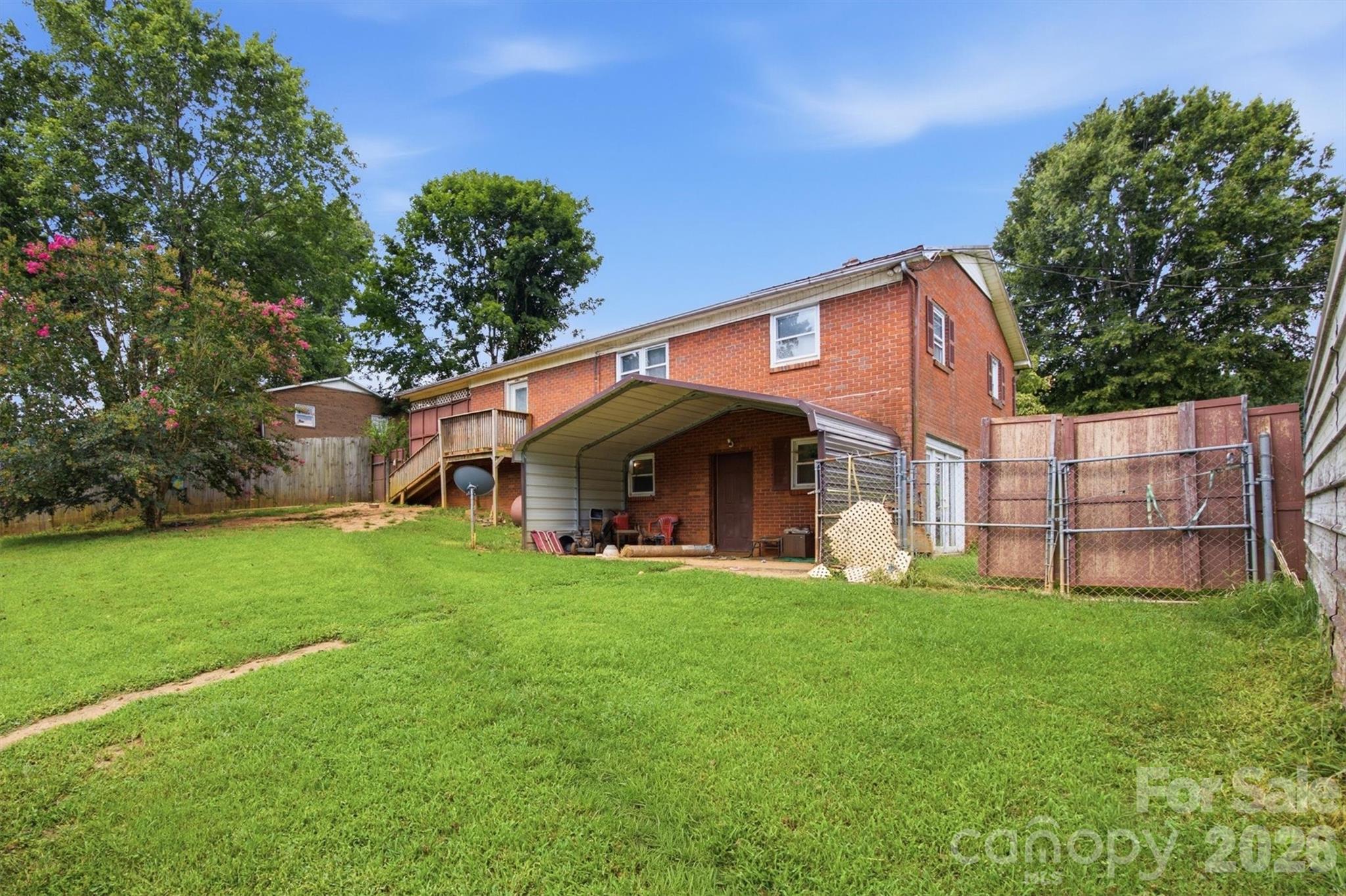 1082 Maple Street — Granite Falls