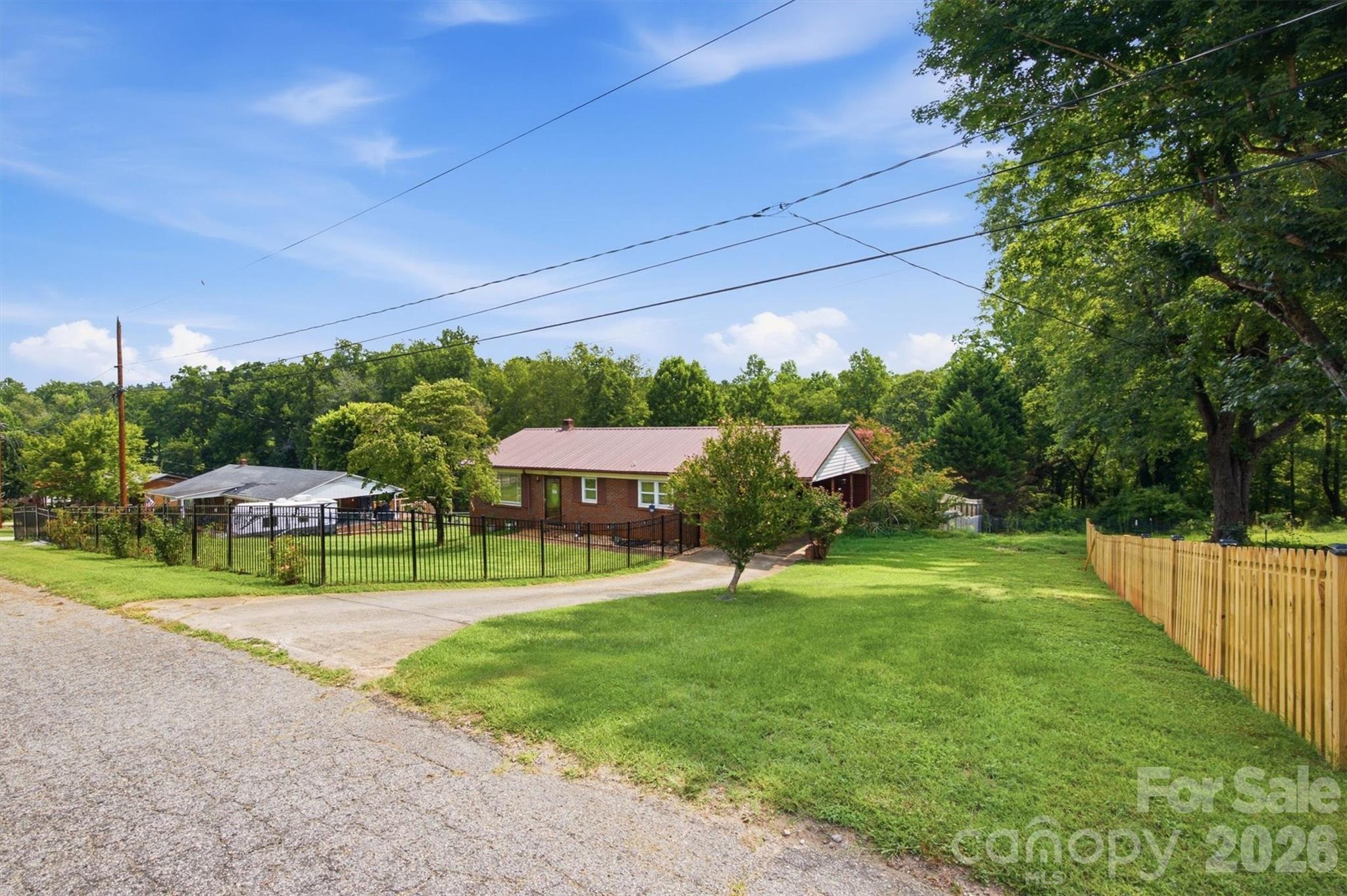 1082 Maple Street — Granite Falls