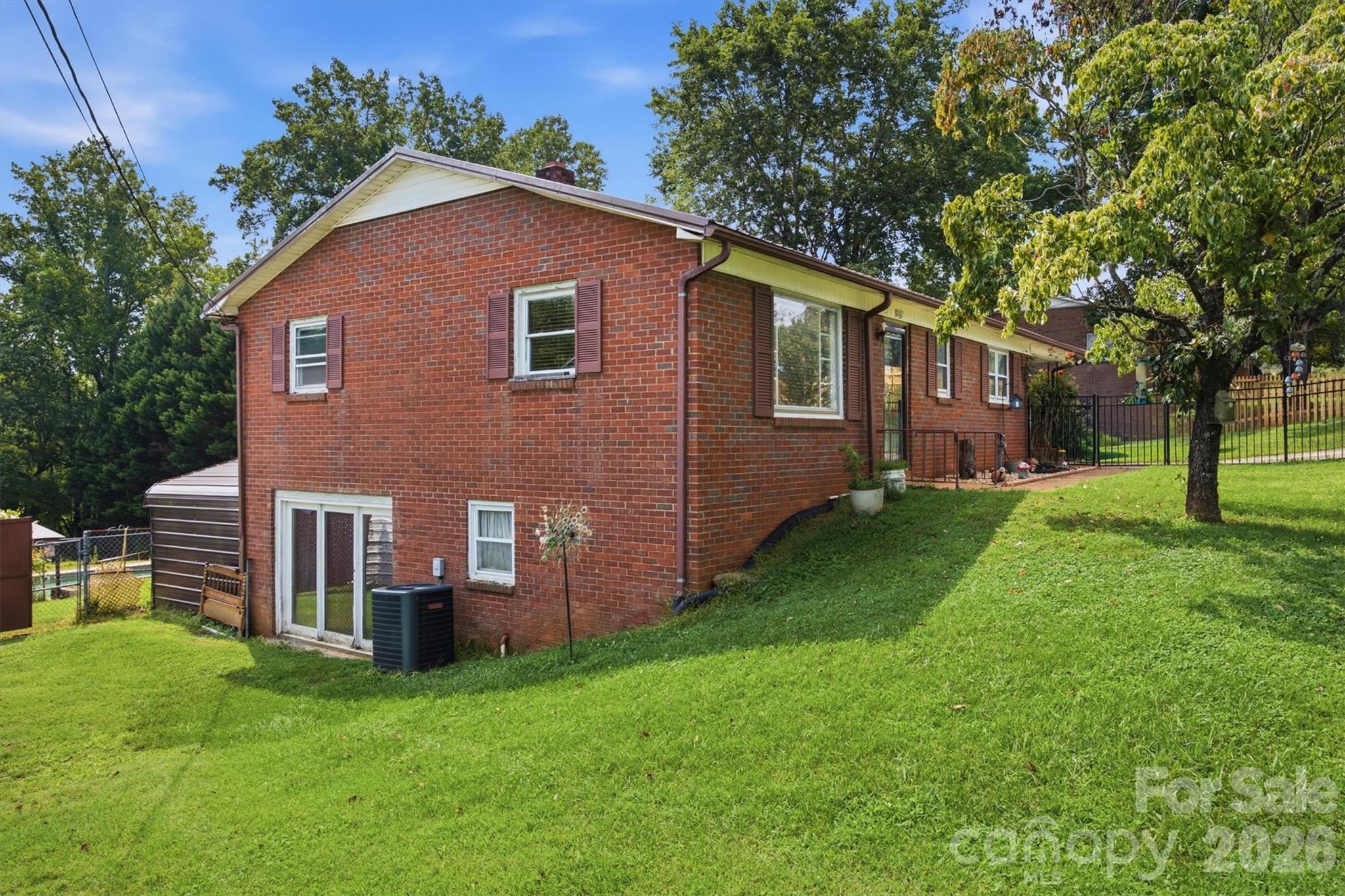 1082 Maple Street — Granite Falls