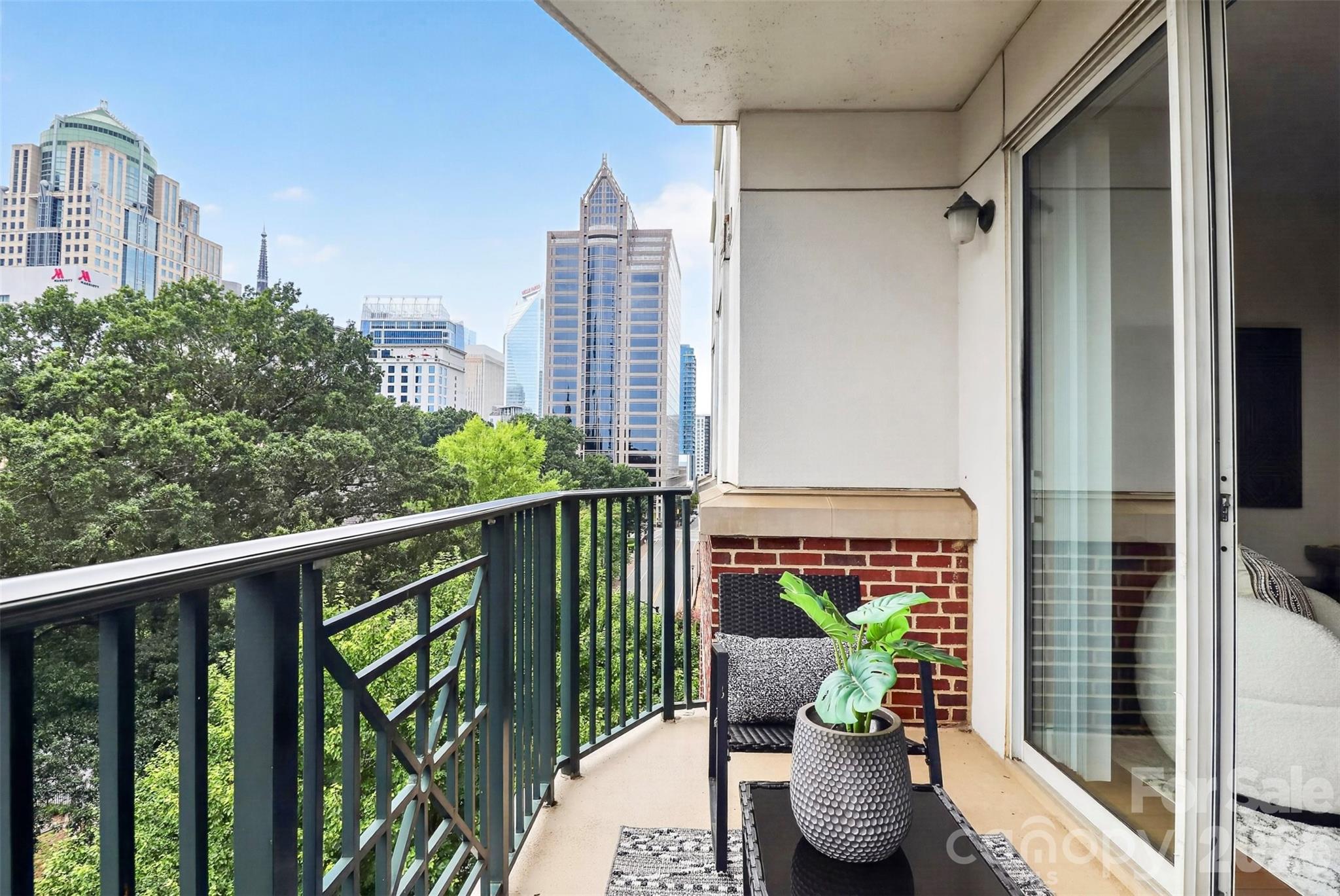 300 W 5th Street #709 — Charlotte