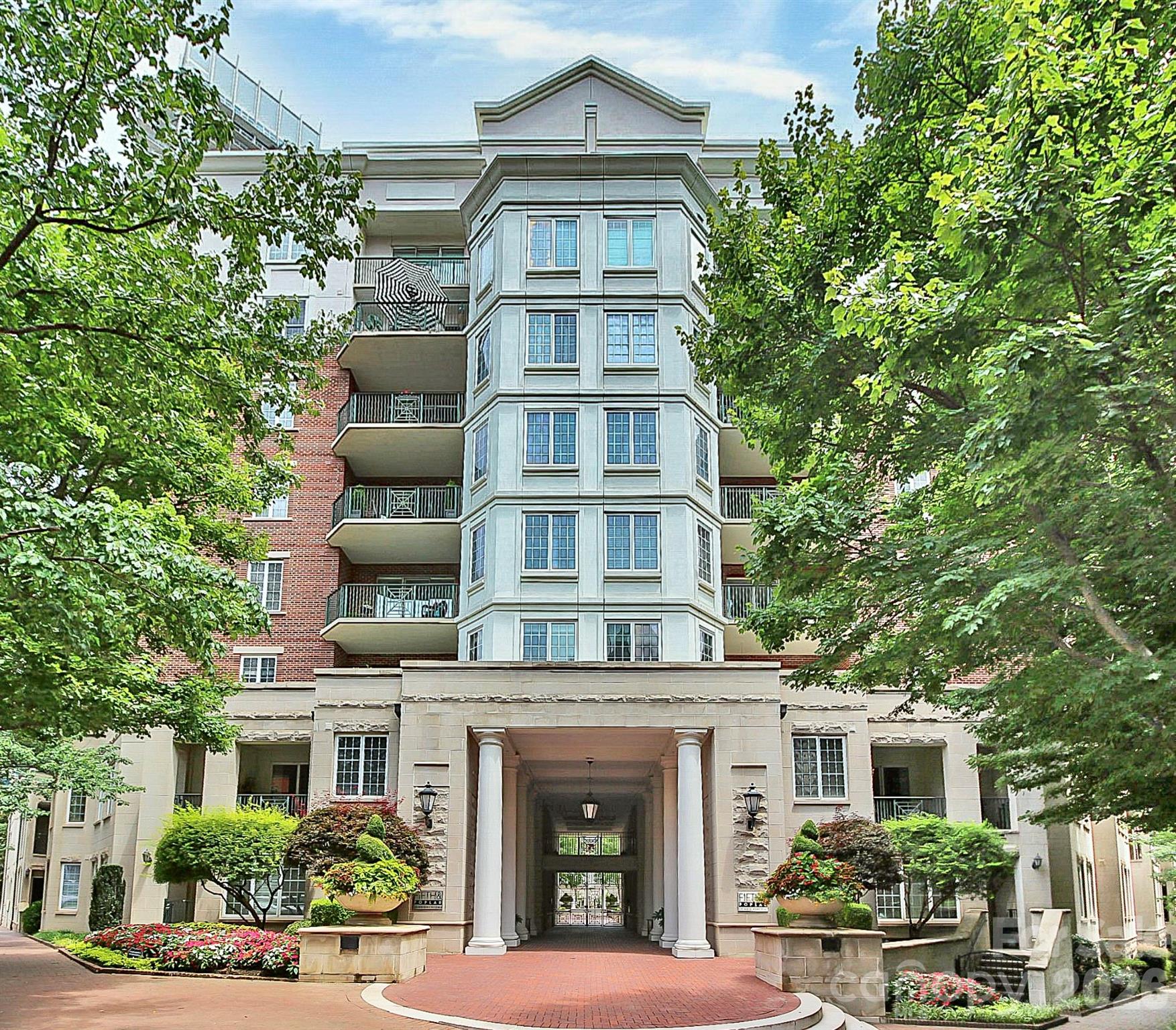 300 W 5th Street #709 — Charlotte