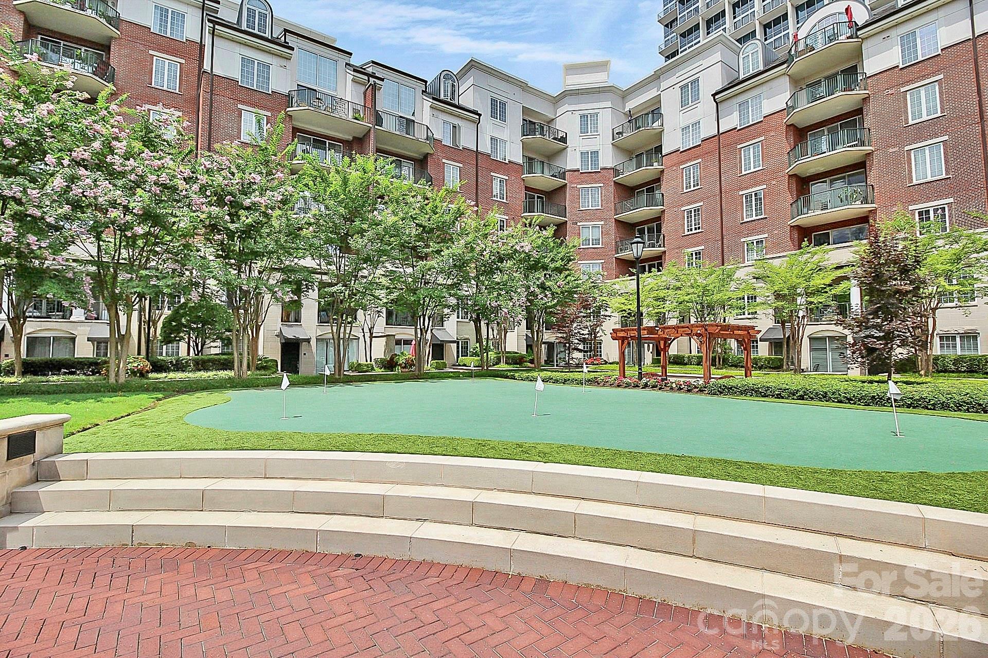 300 W 5th Street #709 — Charlotte