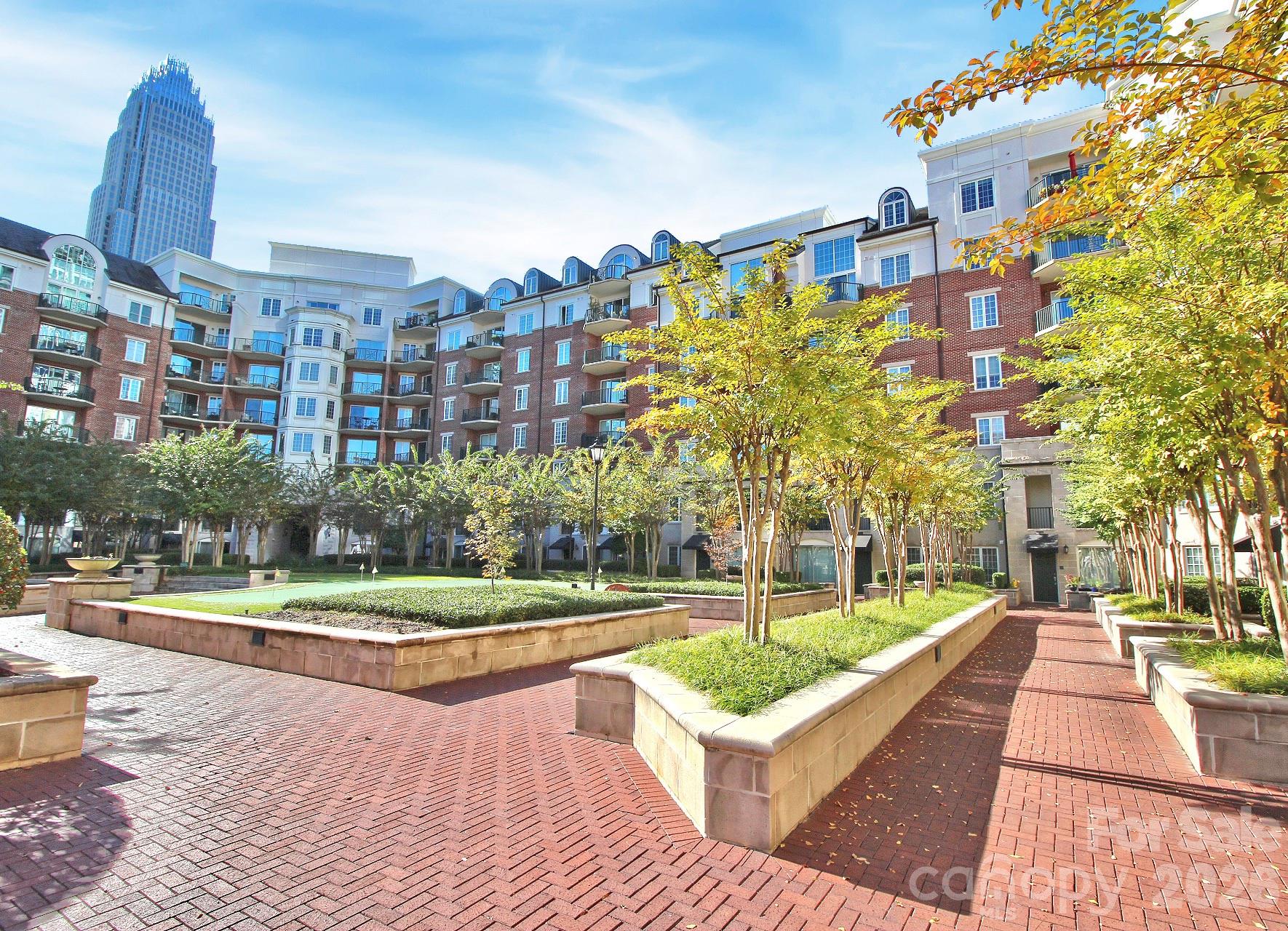 300 W 5th Street #709 — Charlotte