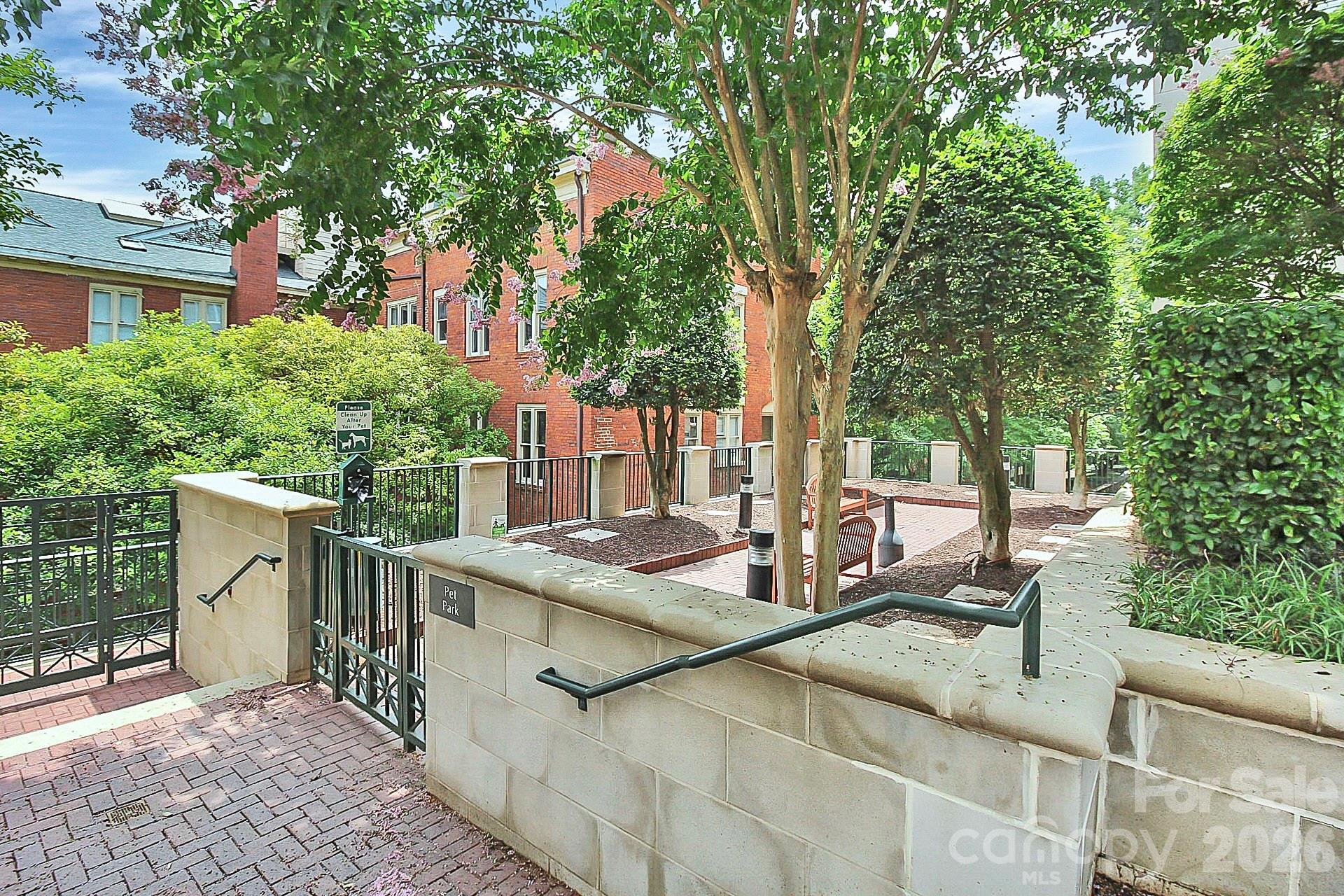 300 W 5th Street #709 — Charlotte