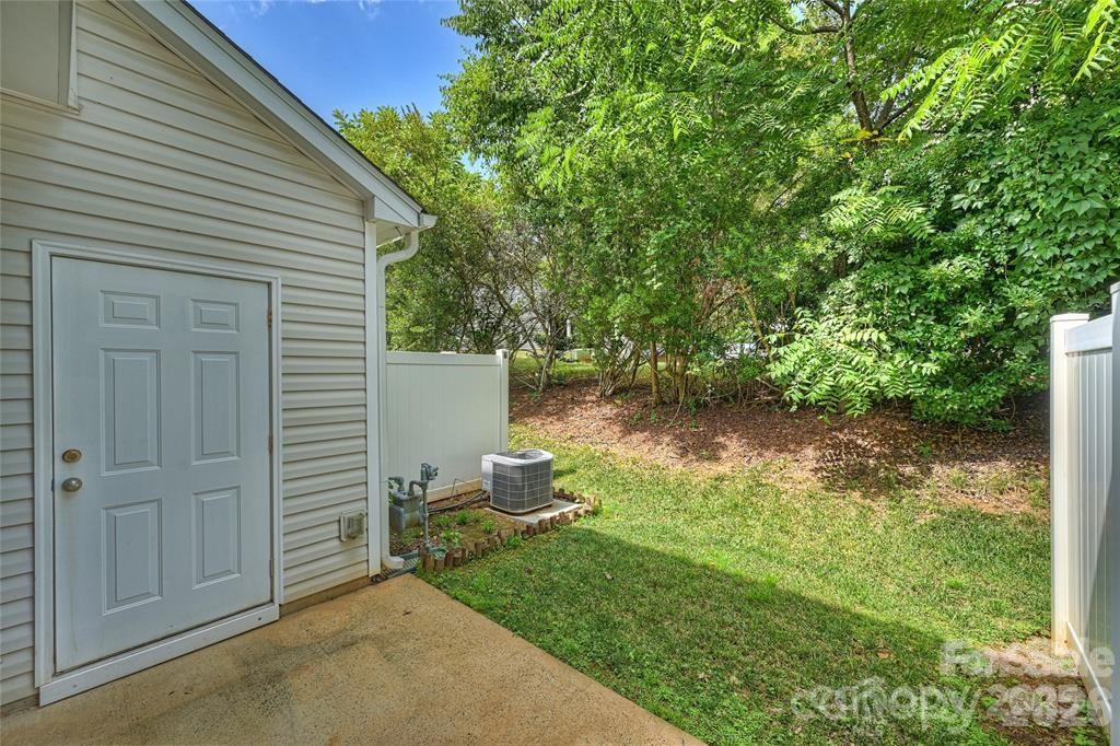 8453 Big Creek Court — Charlotte