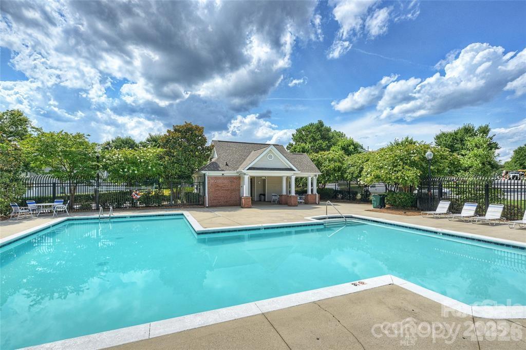 8453 Big Creek Court — Charlotte
