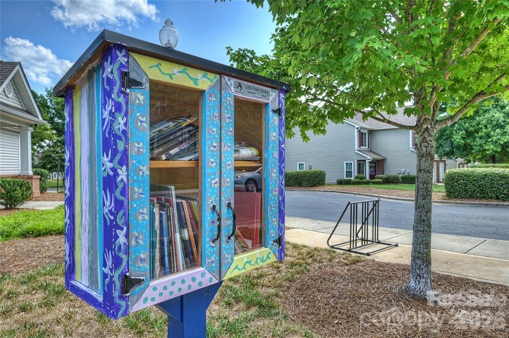 8453 Big Creek Court — Charlotte