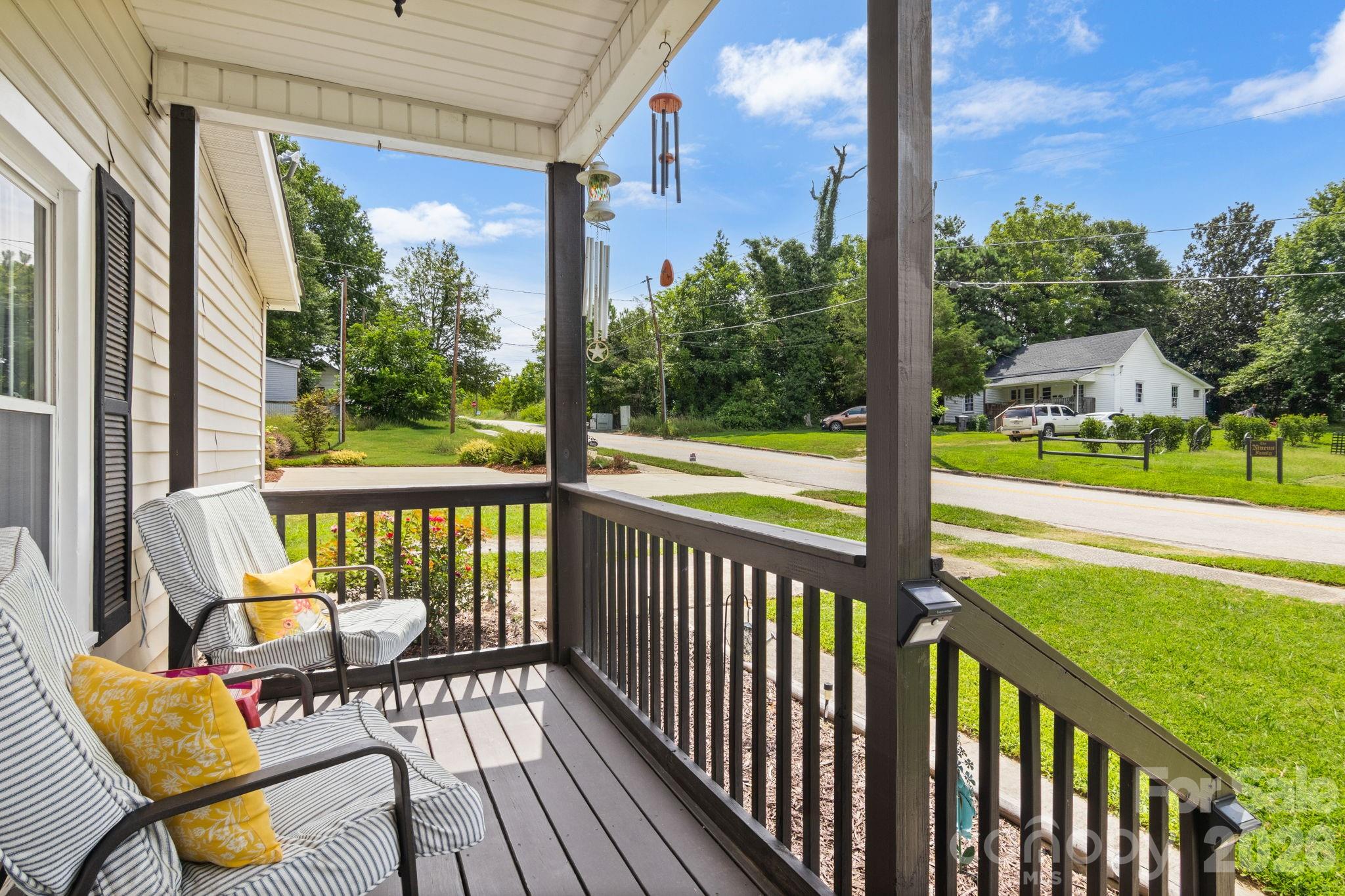 108 Richland Street — Clover