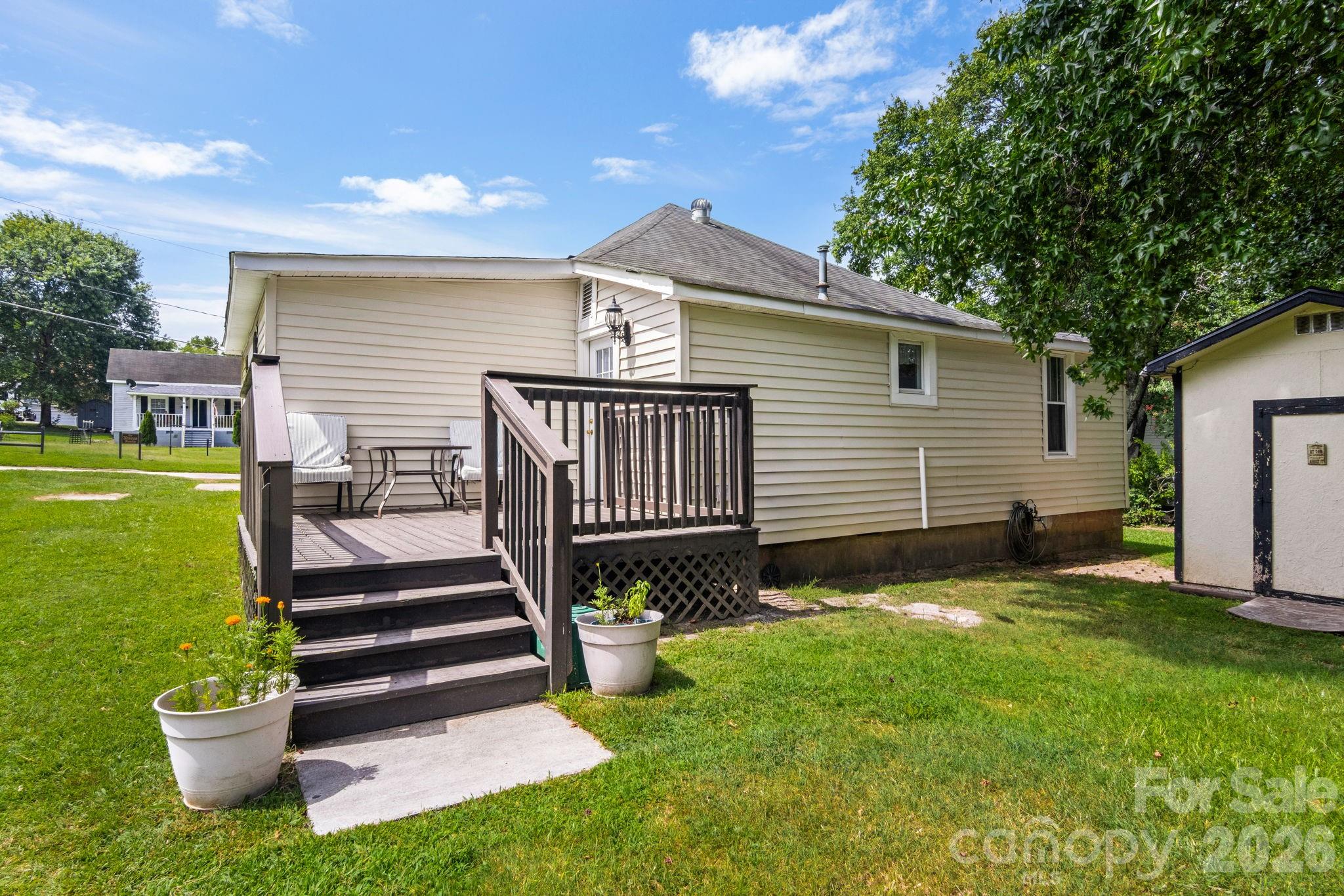 108 Richland Street — Clover