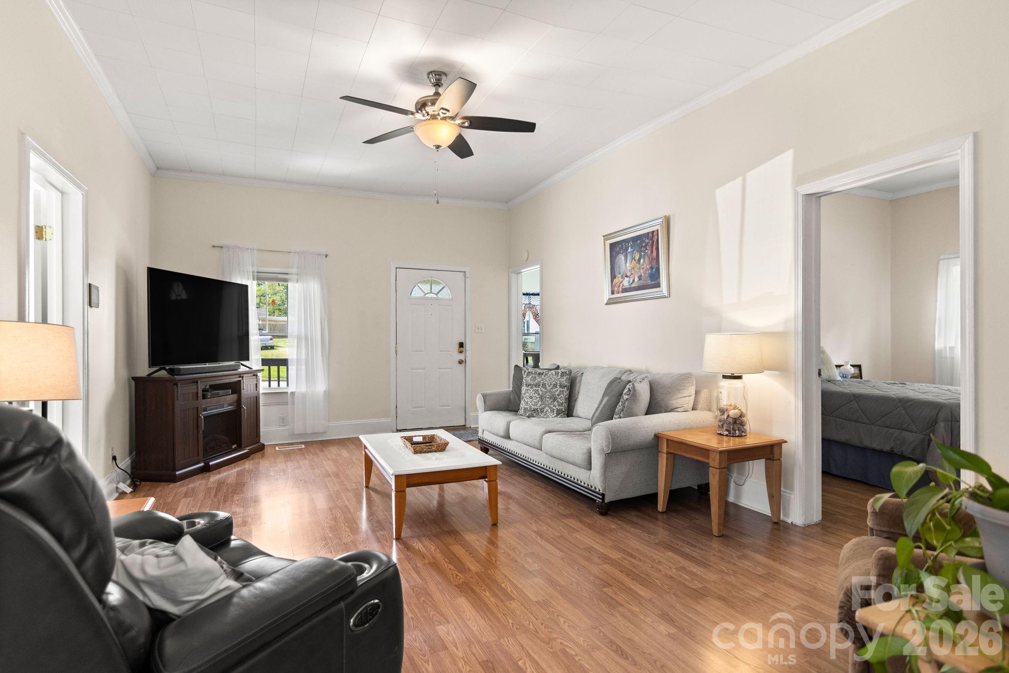 108 Richland Street — Clover