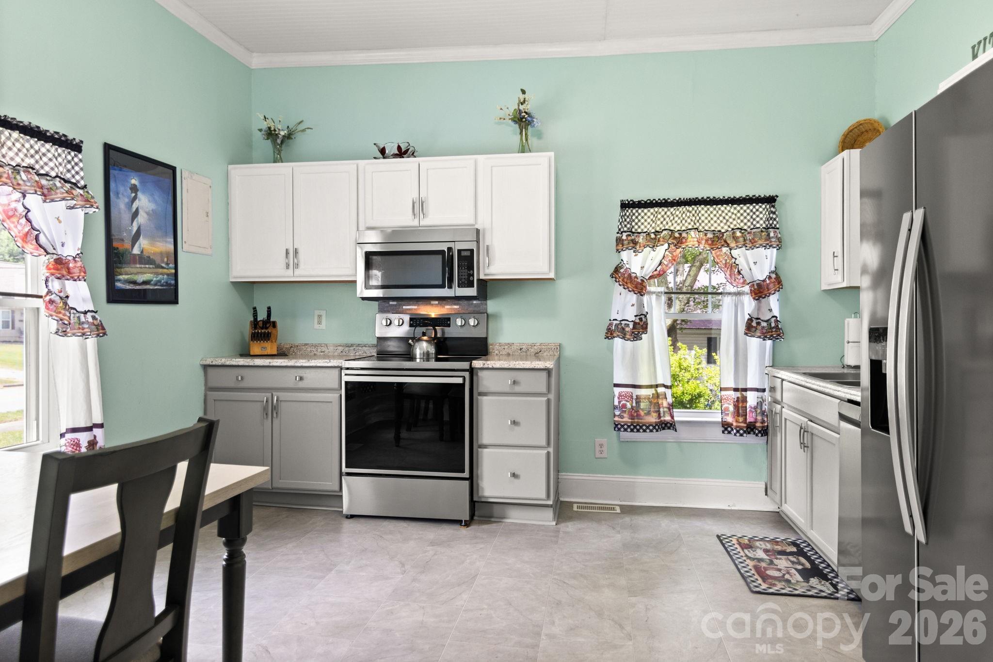 108 Richland Street — Clover