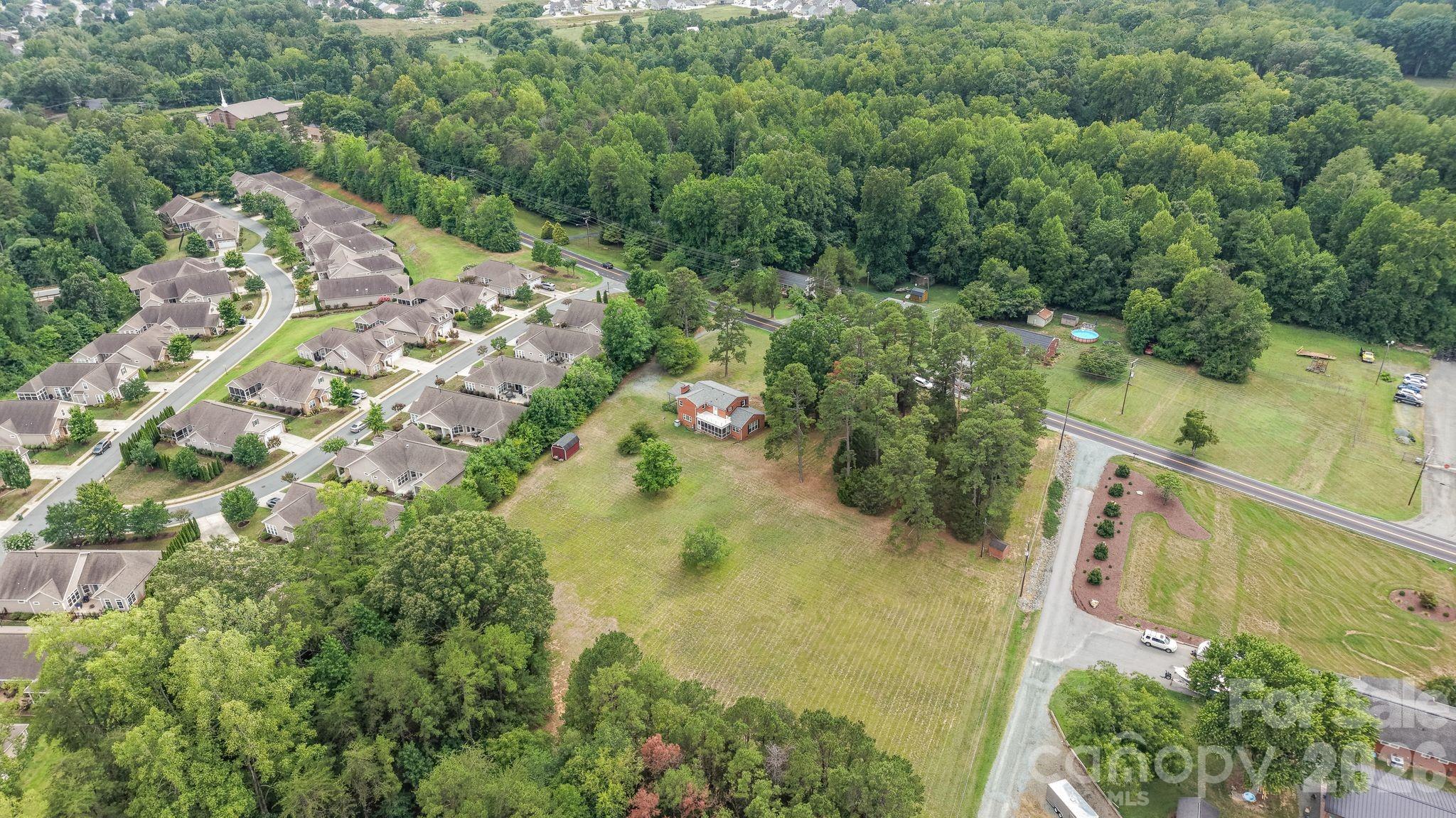 1261 Springwood Church Road — Gibsonville