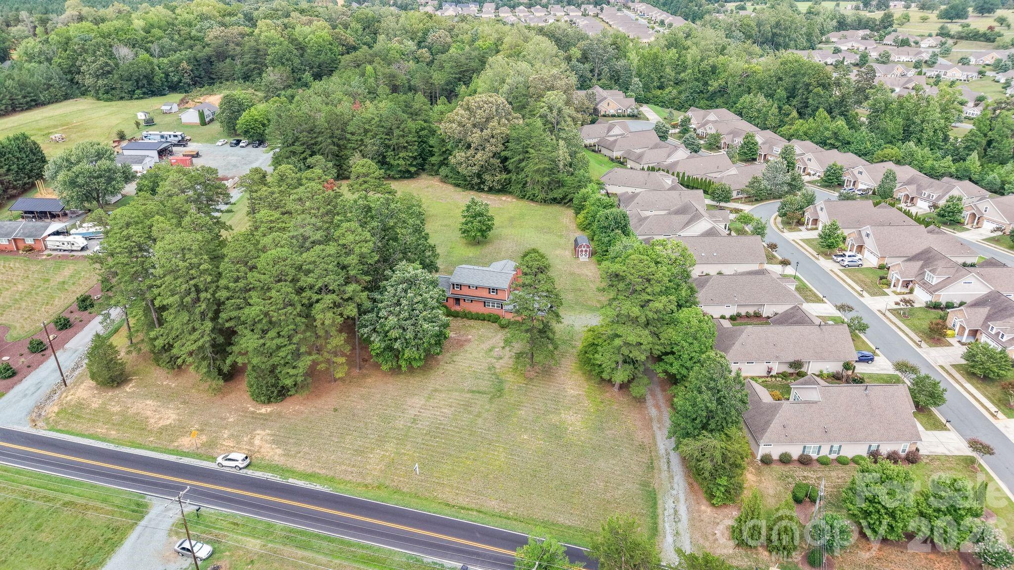 1261 Springwood Church Road — Gibsonville