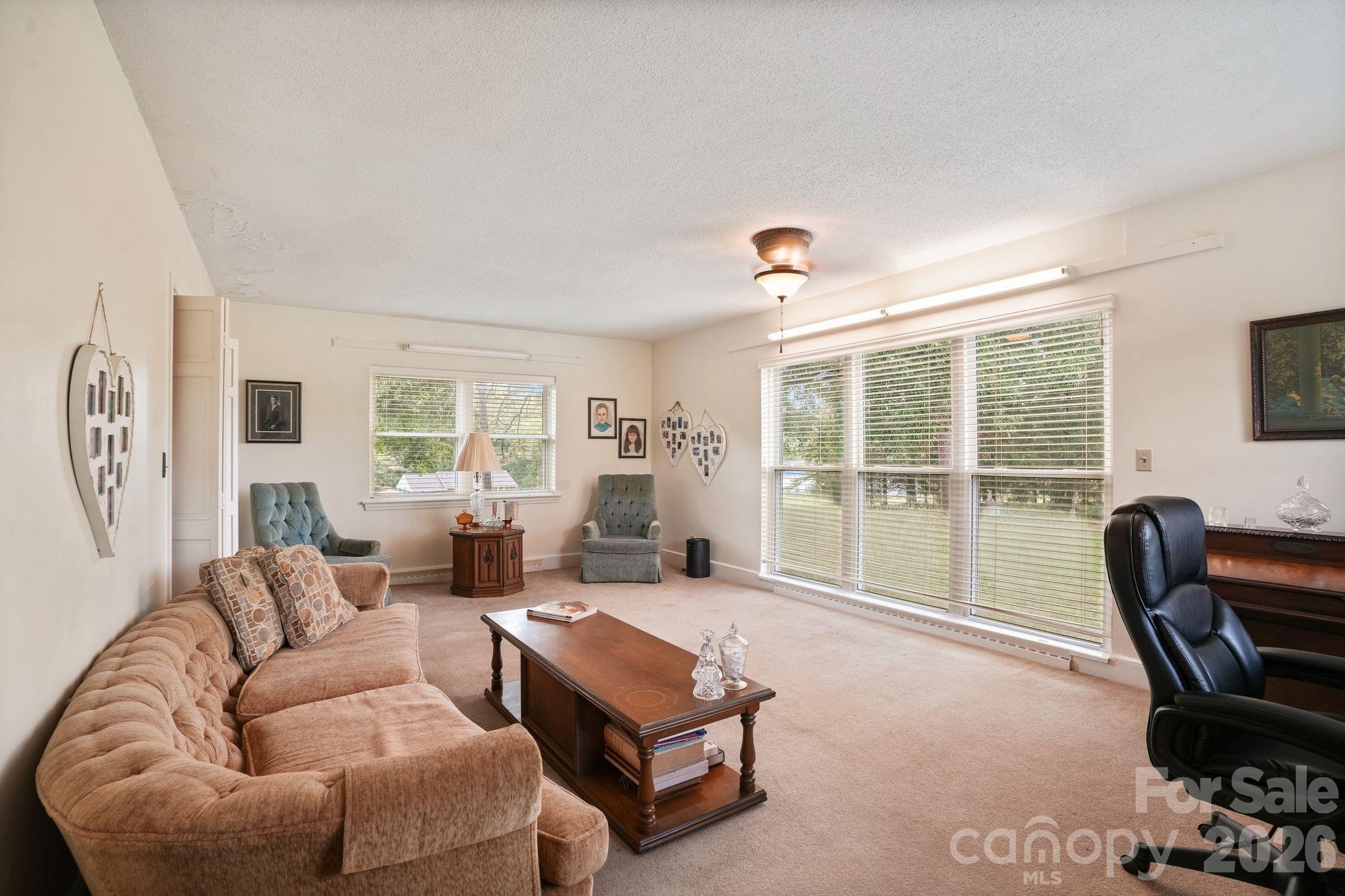 1261 Springwood Church Road — Gibsonville