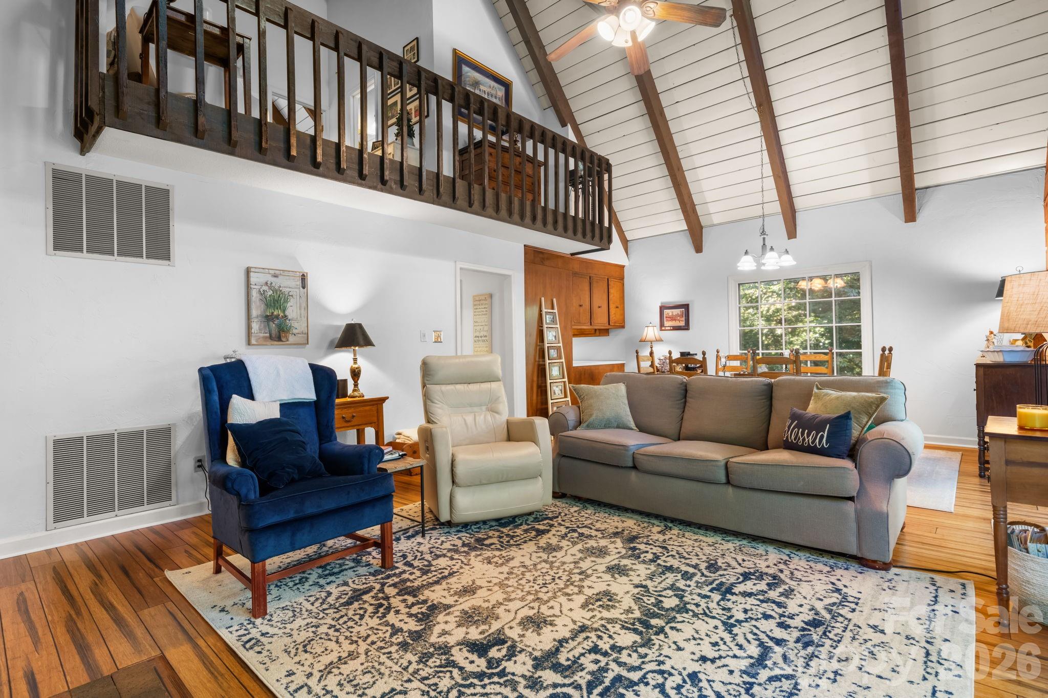 5562 Clearlake Drive — Hickory