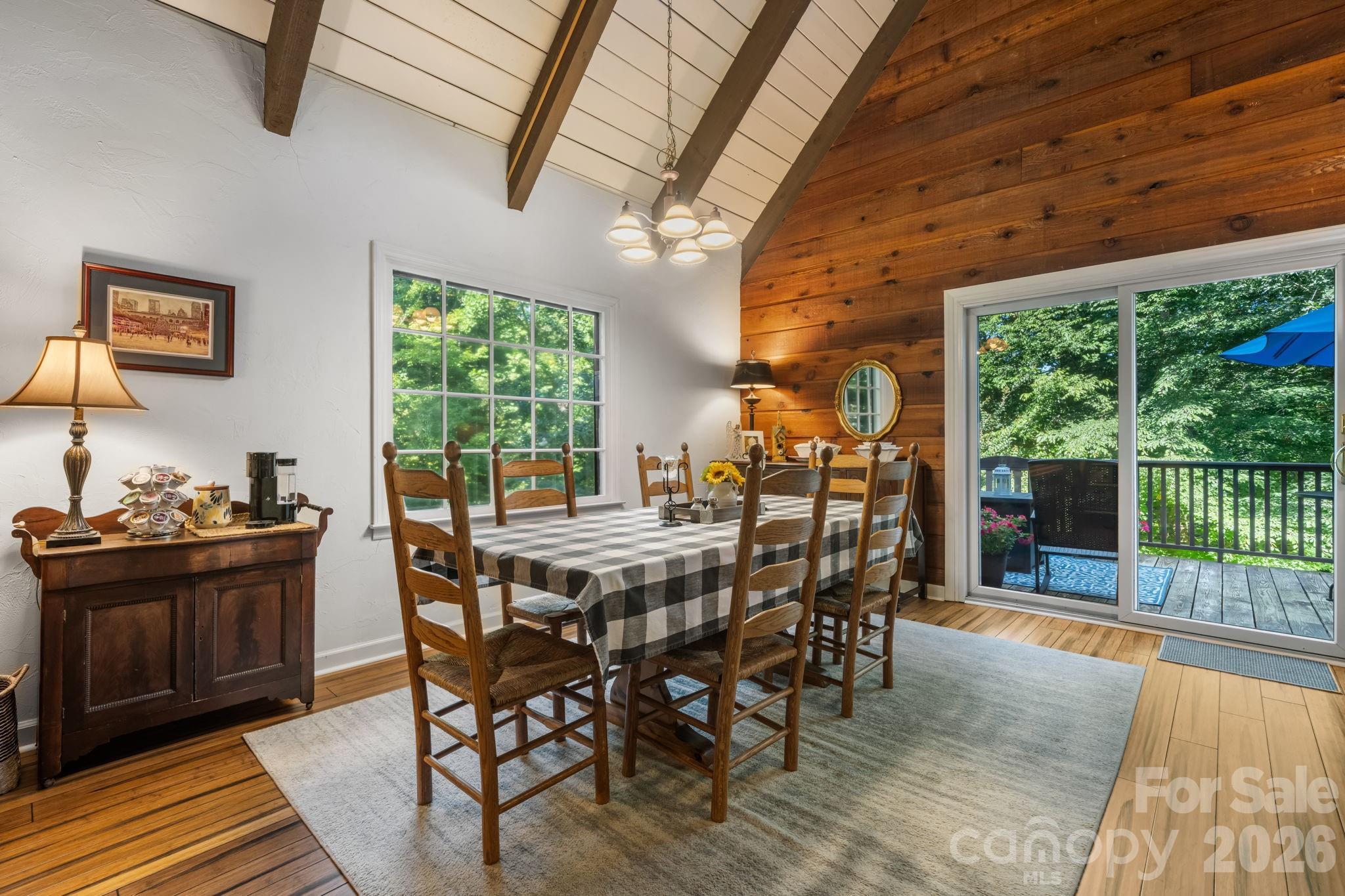 5562 Clearlake Drive — Hickory