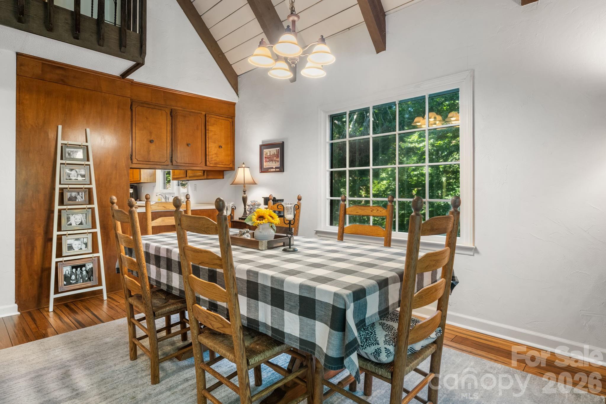 5562 Clearlake Drive — Hickory
