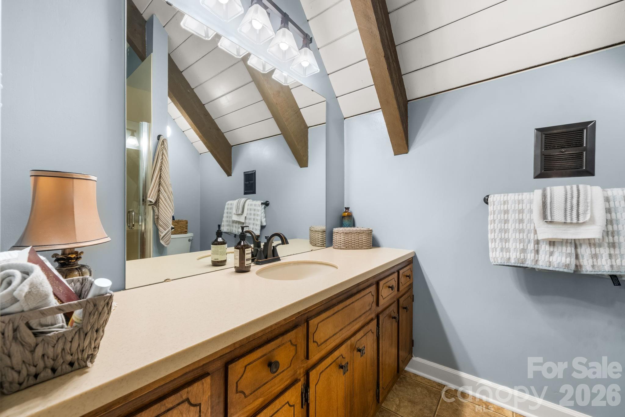 5562 Clearlake Drive — Hickory