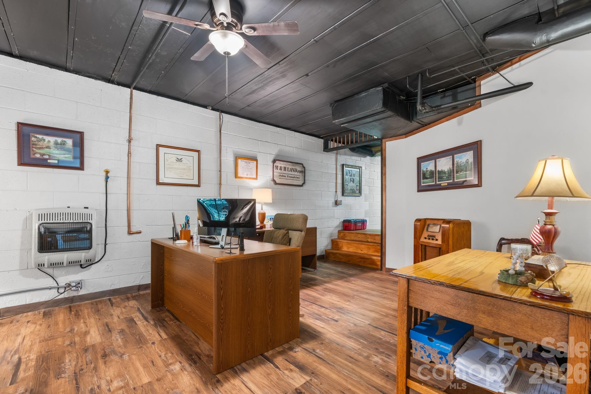 5562 Clearlake Drive — Hickory