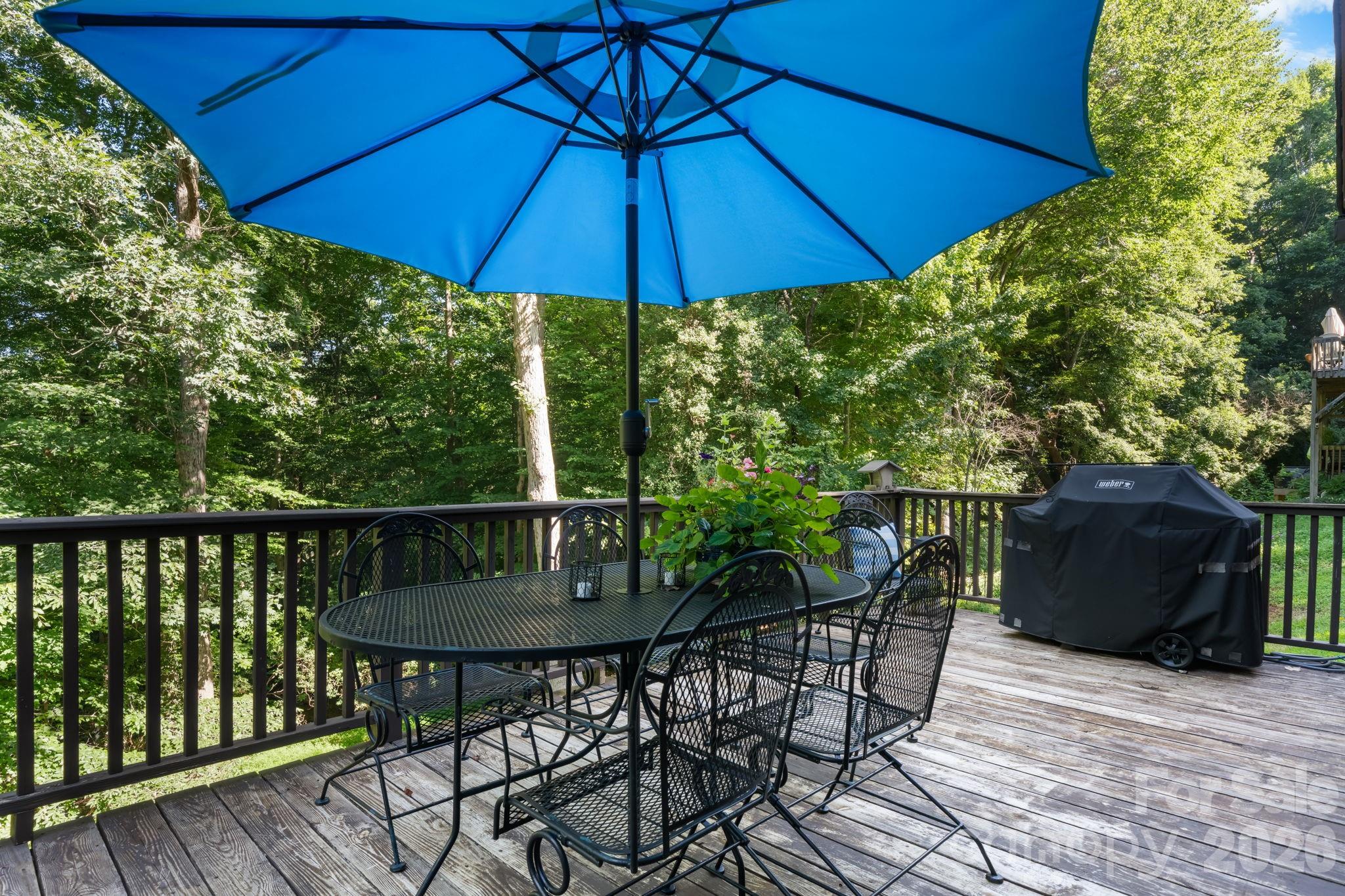 5562 Clearlake Drive — Hickory
