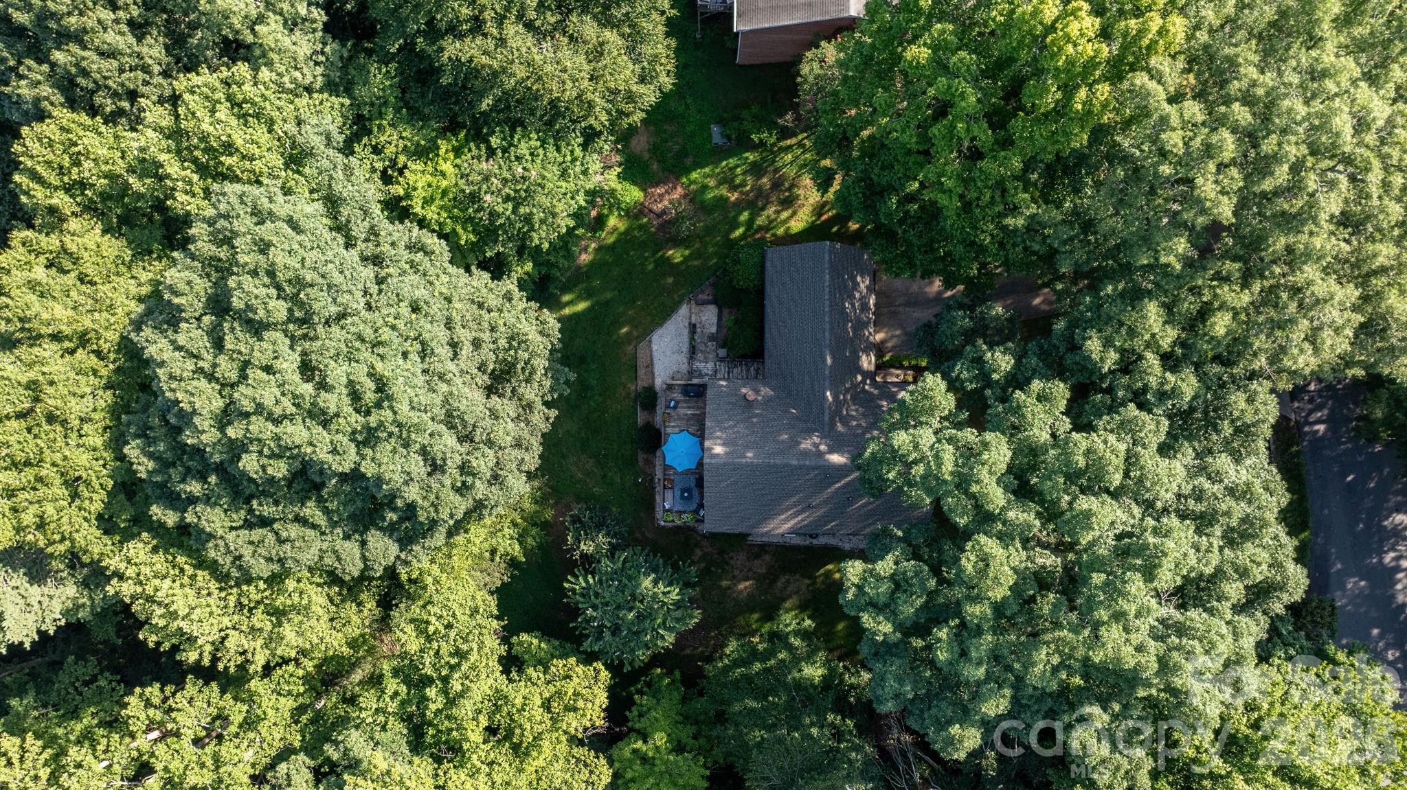 5562 Clearlake Drive — Hickory