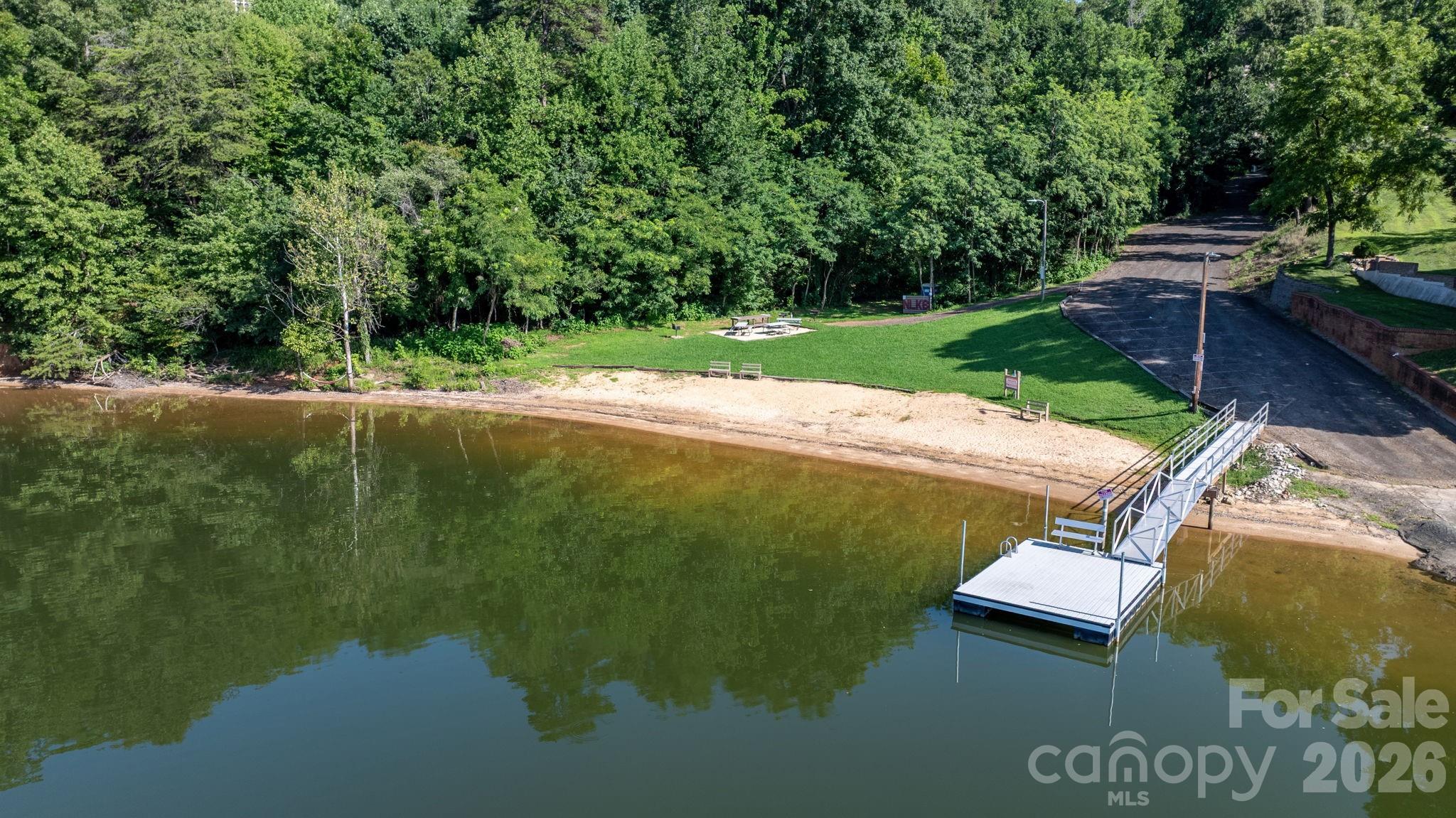 5562 Clearlake Drive — Hickory