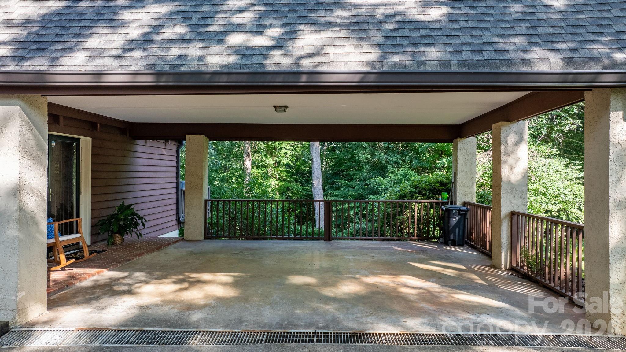 5562 Clearlake Drive — Hickory