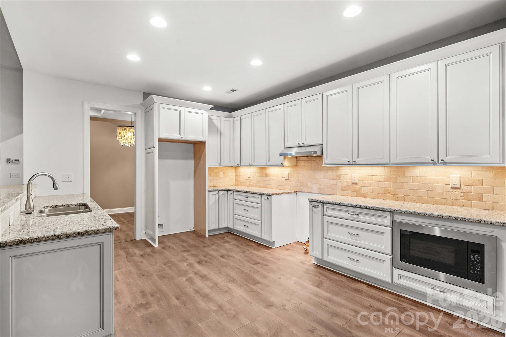 13927 Asbury Chapel Road — Huntersville