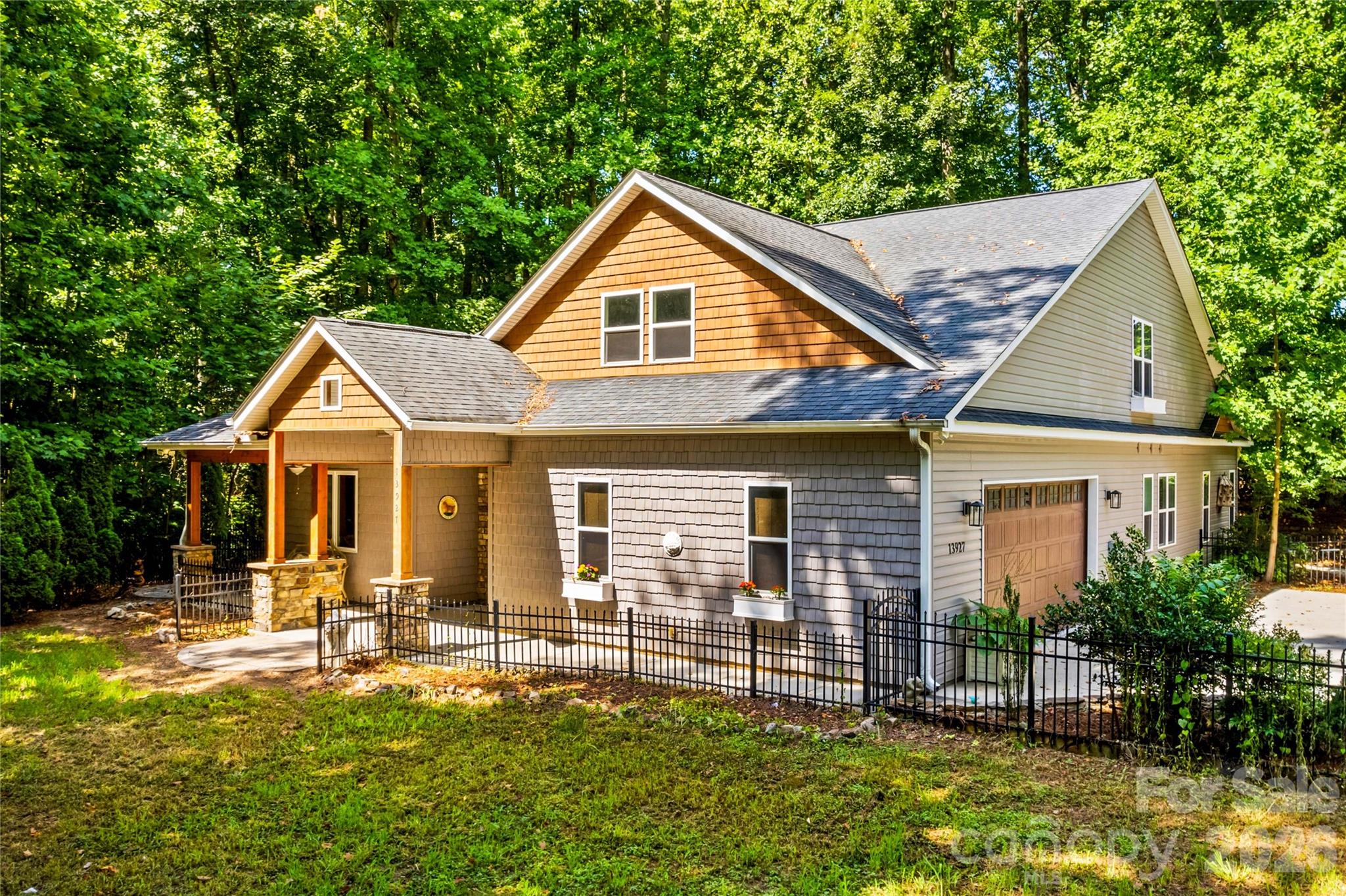 13927 Asbury Chapel Road — Huntersville
