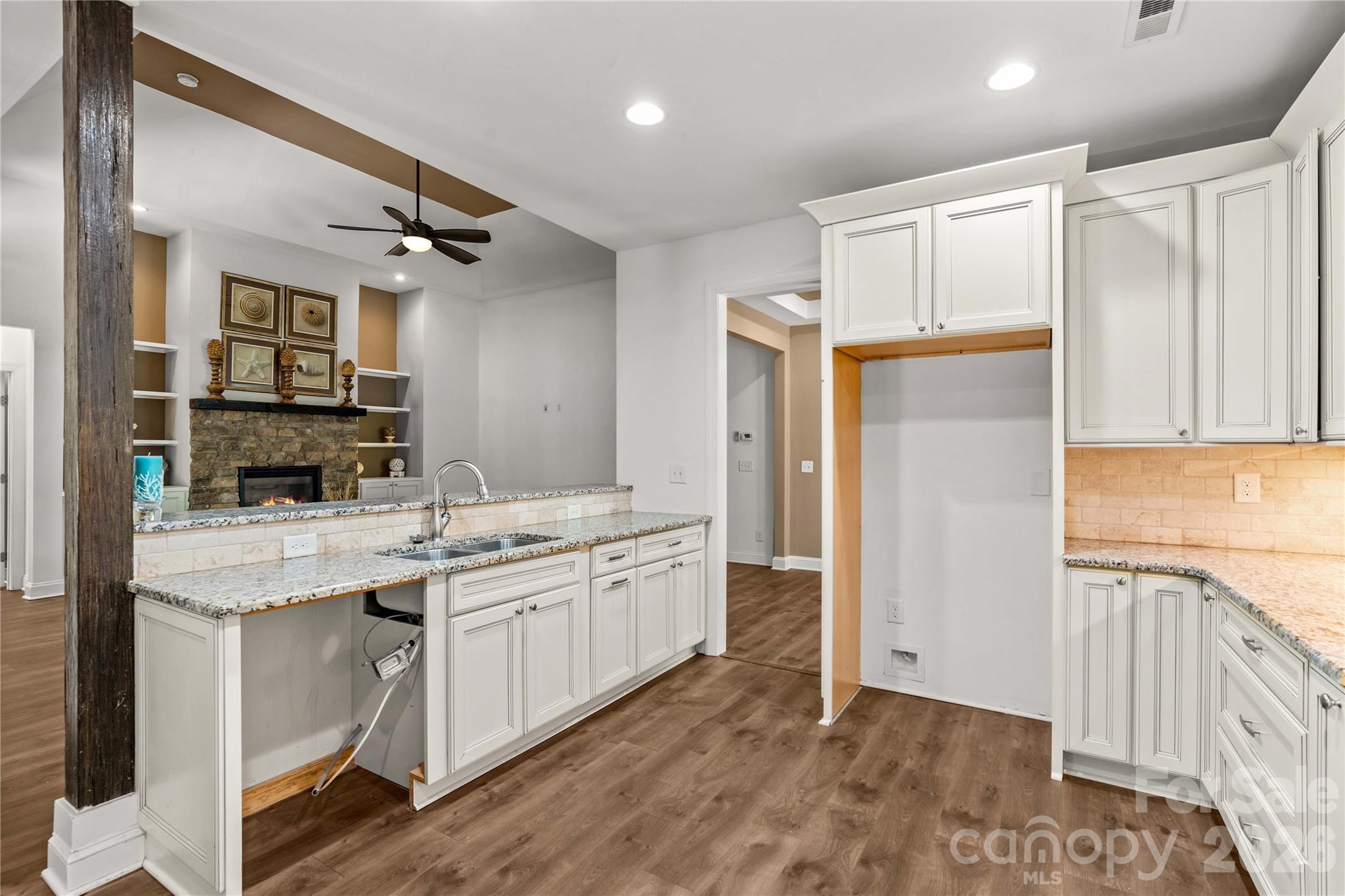 13927 Asbury Chapel Road — Huntersville