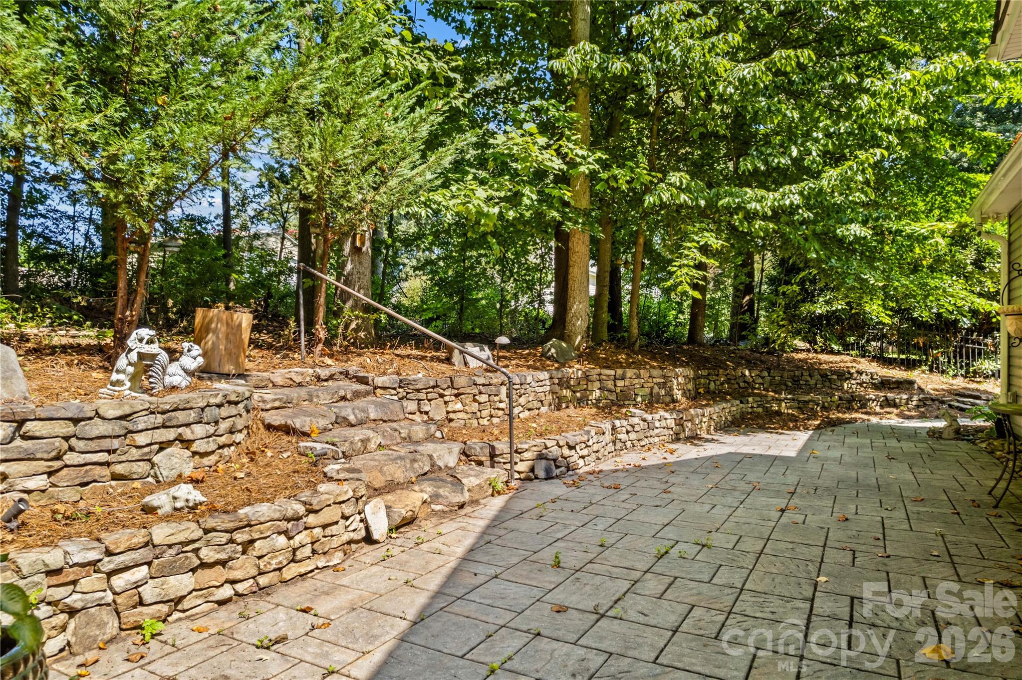 13927 Asbury Chapel Road — Huntersville