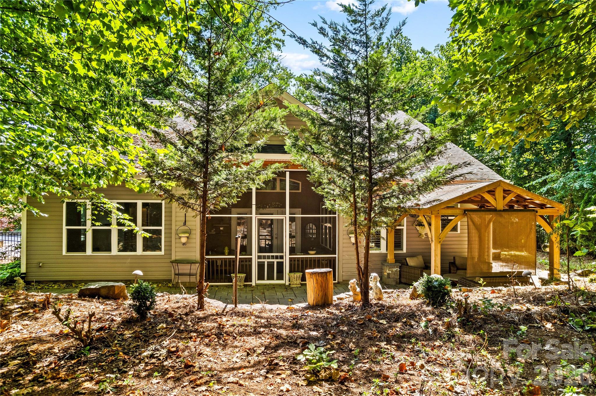 13927 Asbury Chapel Road — Huntersville