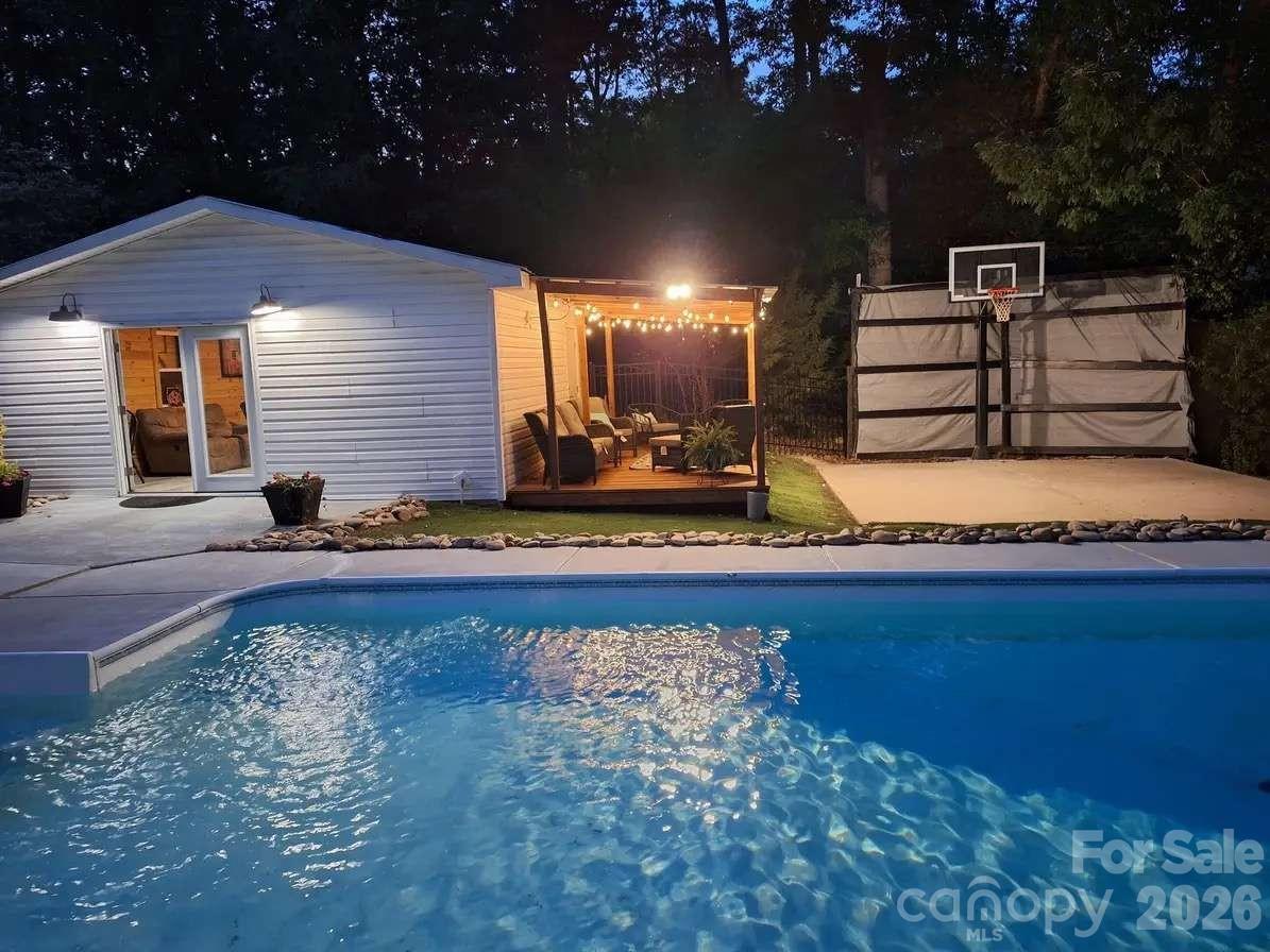 427 Acorn Acres Road — Norwood