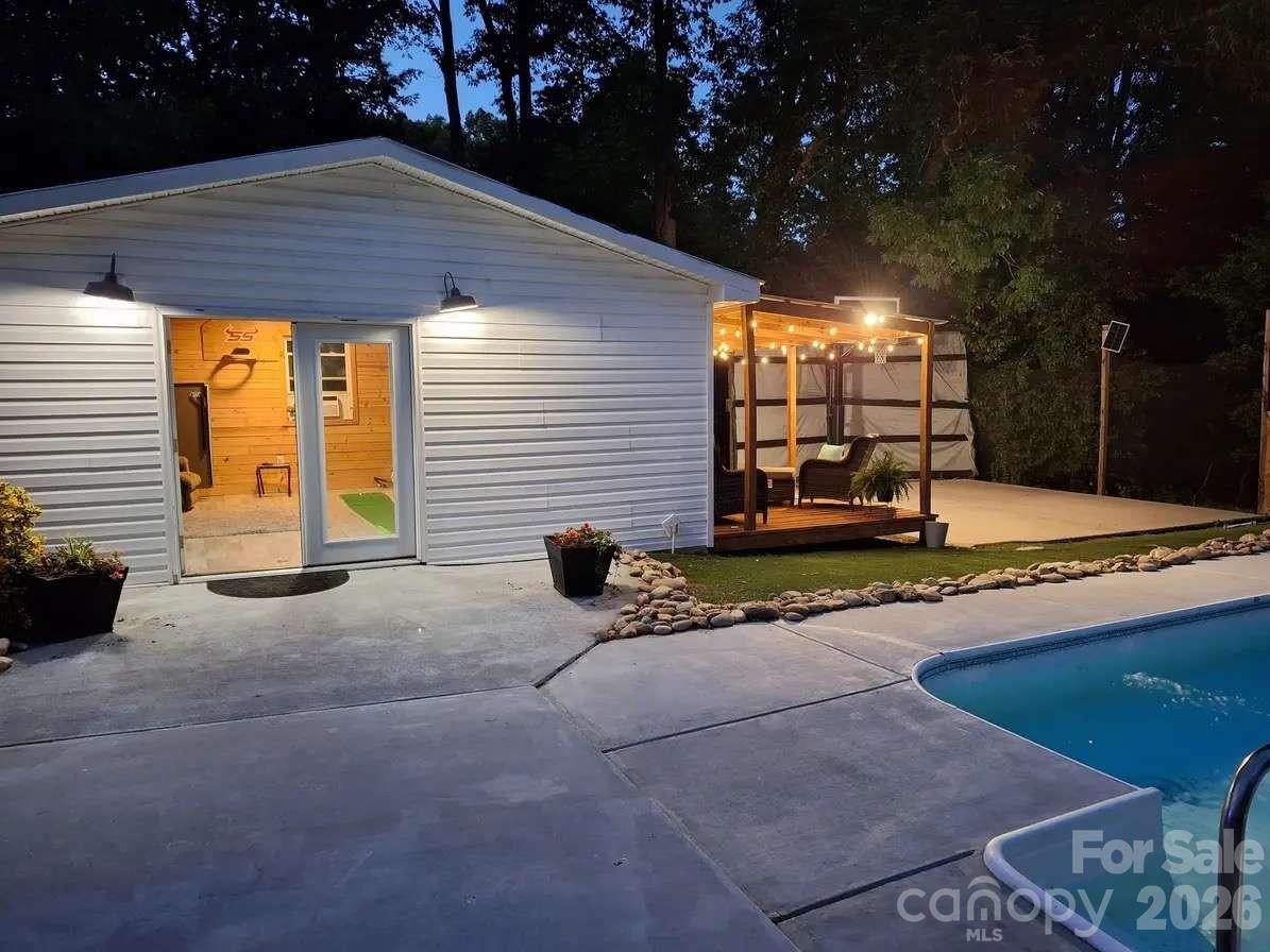 427 Acorn Acres Road — Norwood