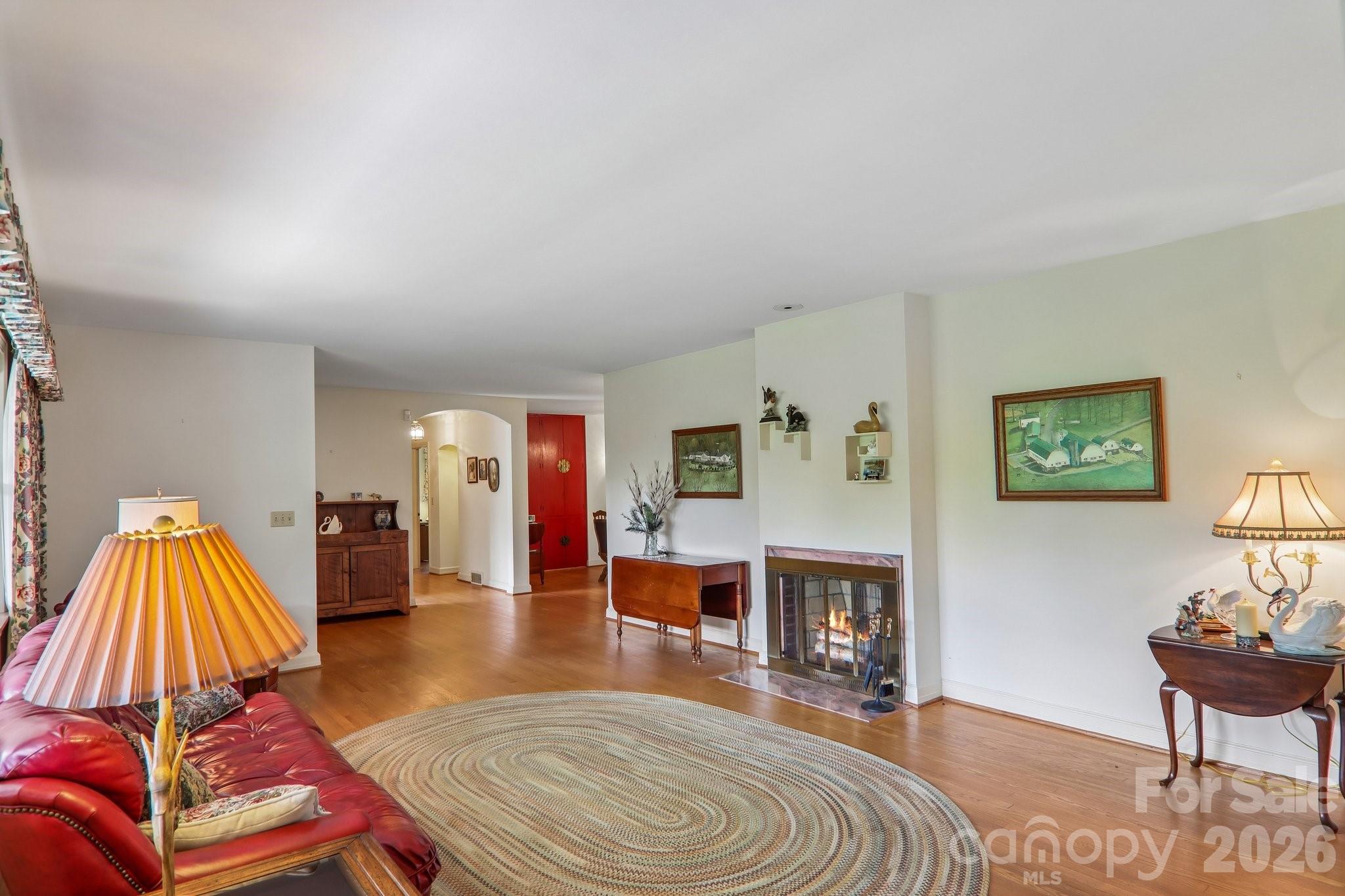 1404 Valmont Drive — Hendersonville