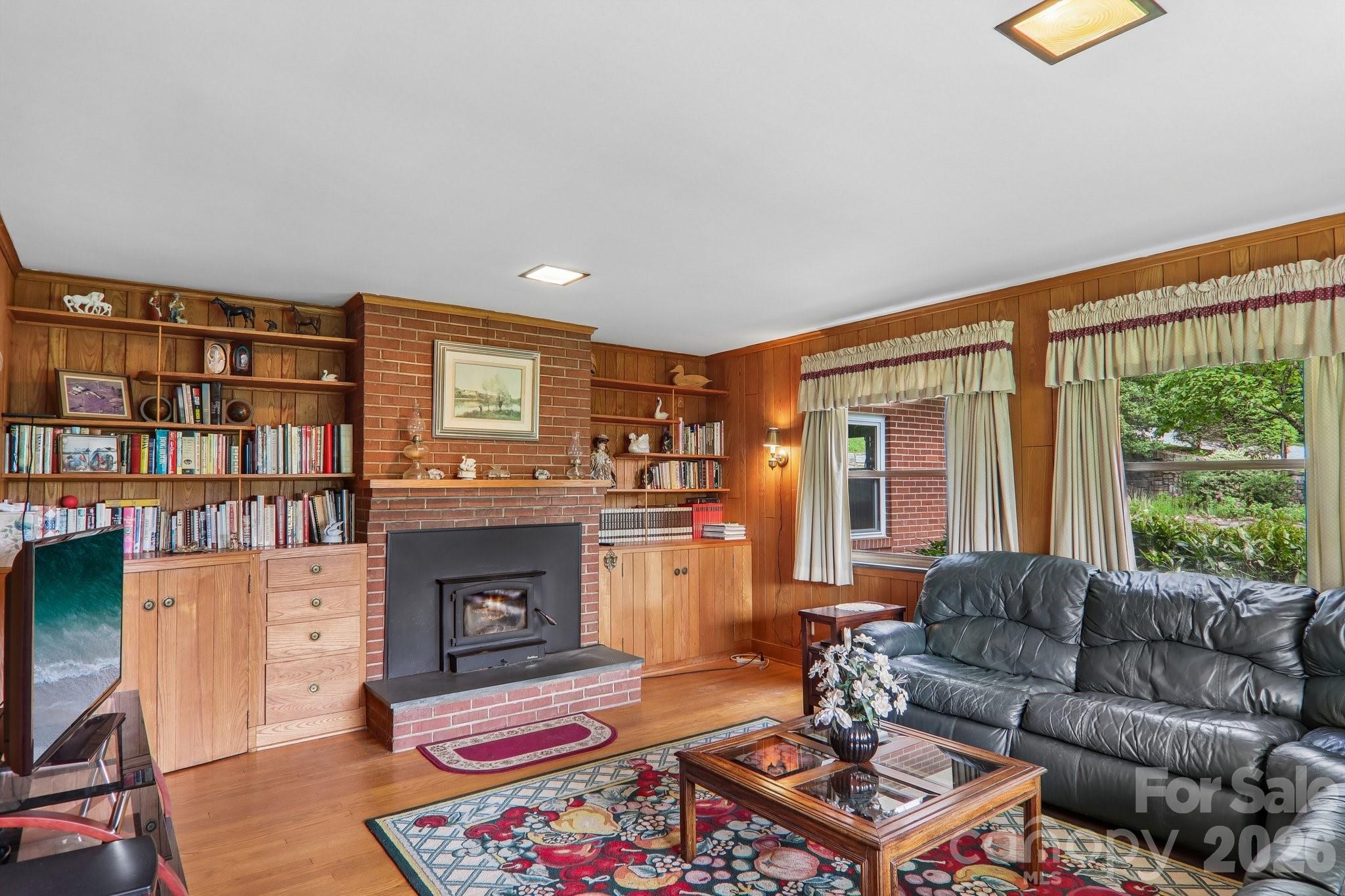 1404 Valmont Drive — Hendersonville
