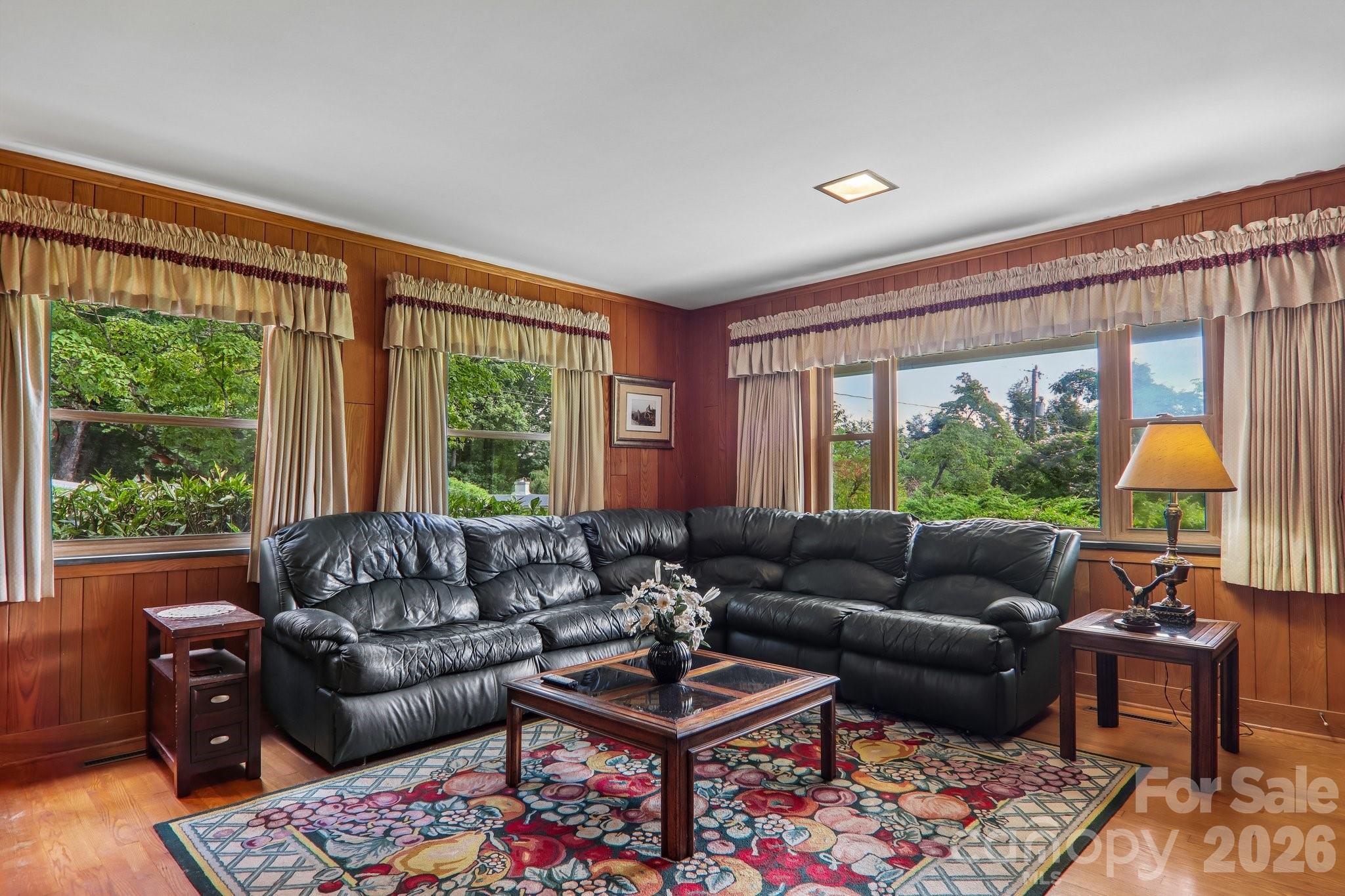 1404 Valmont Drive — Hendersonville