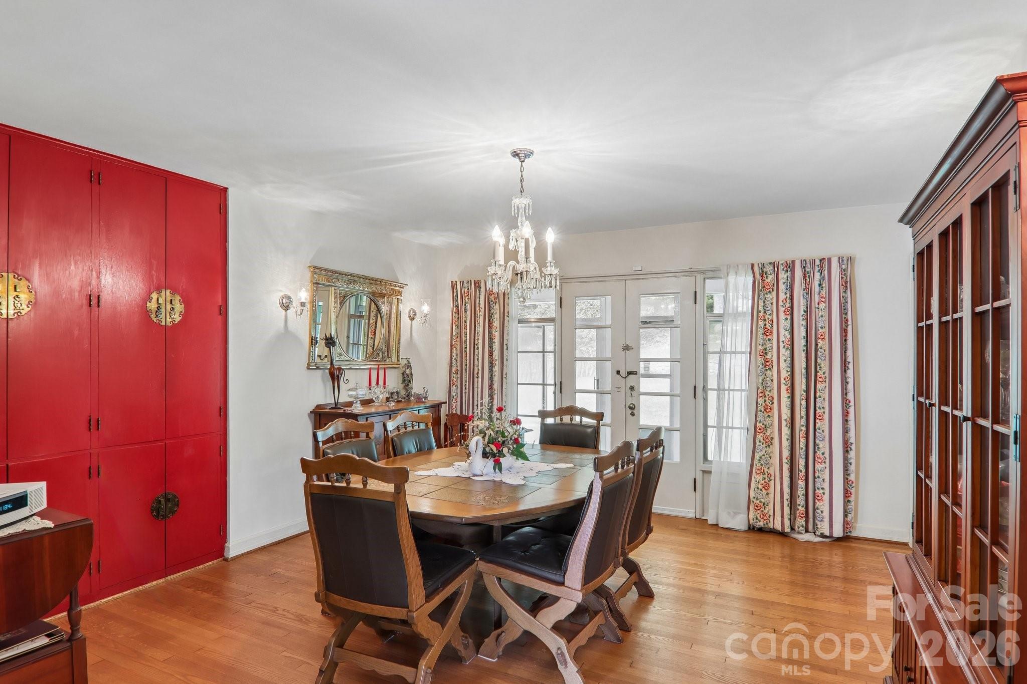 1404 Valmont Drive — Hendersonville