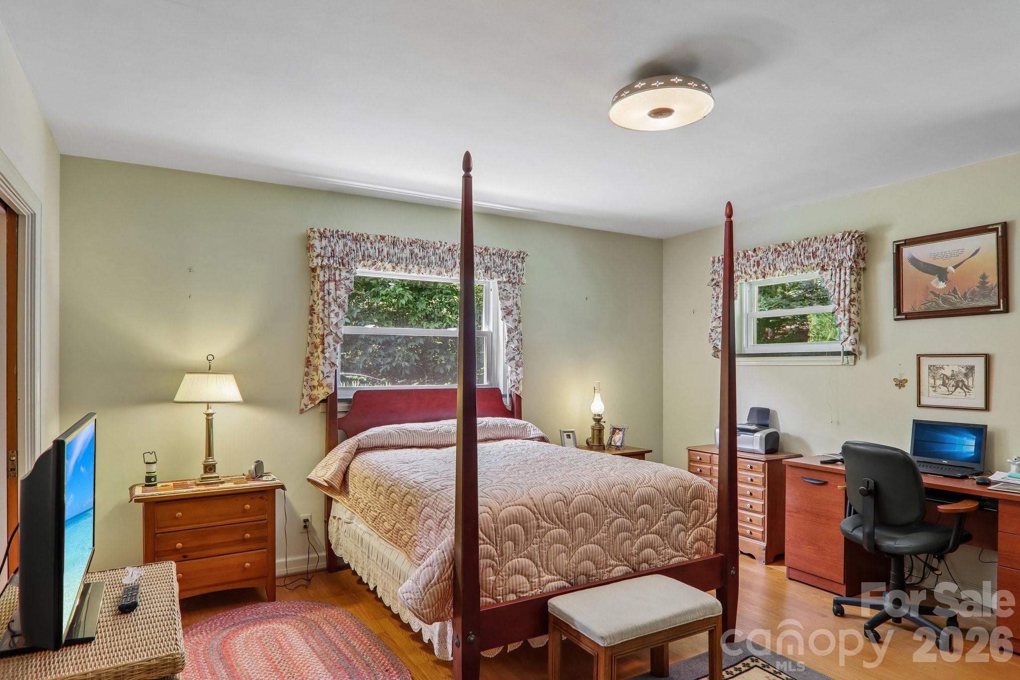 1404 Valmont Drive — Hendersonville